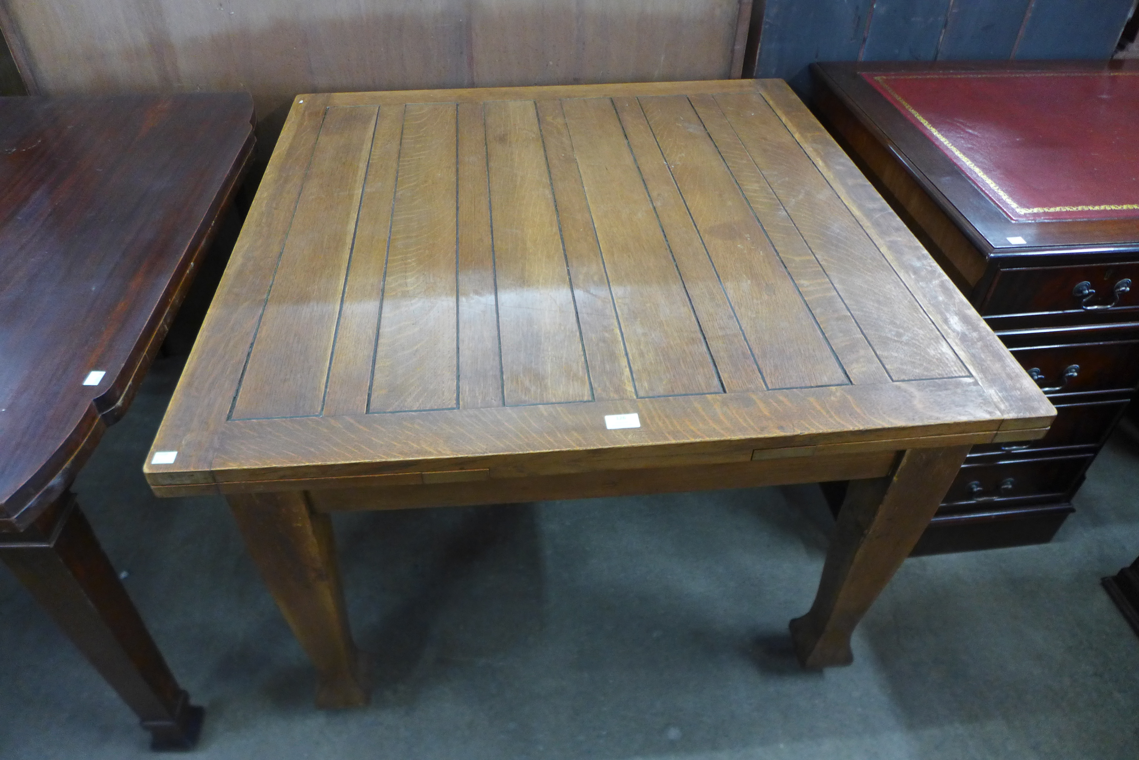 An oak draw leaf table