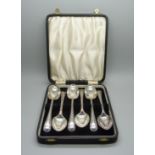 A cased set of six silver spoons, Sheffield 1902, 203g