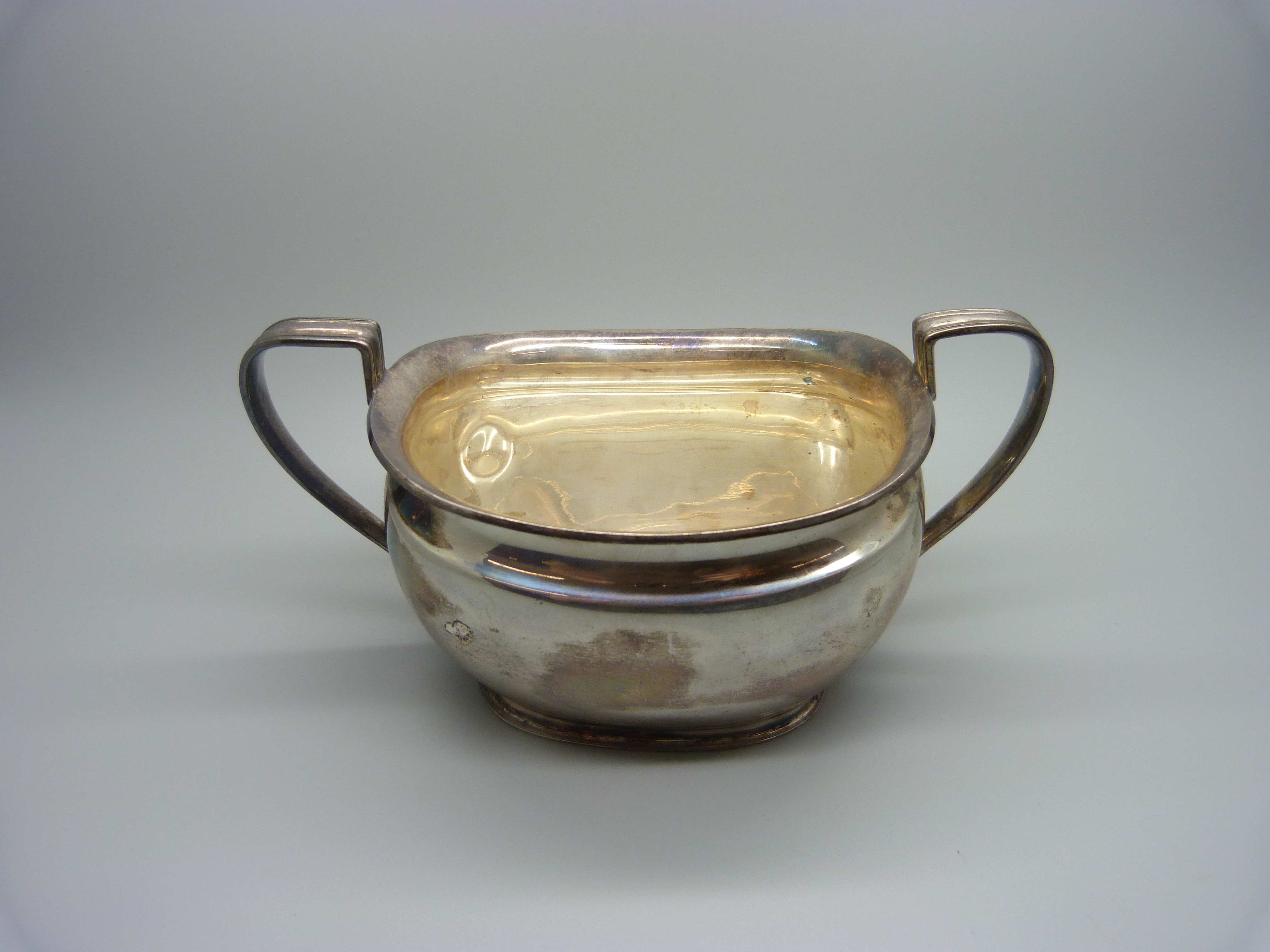 A silver sugar bowl, 256g - Image 3 of 4