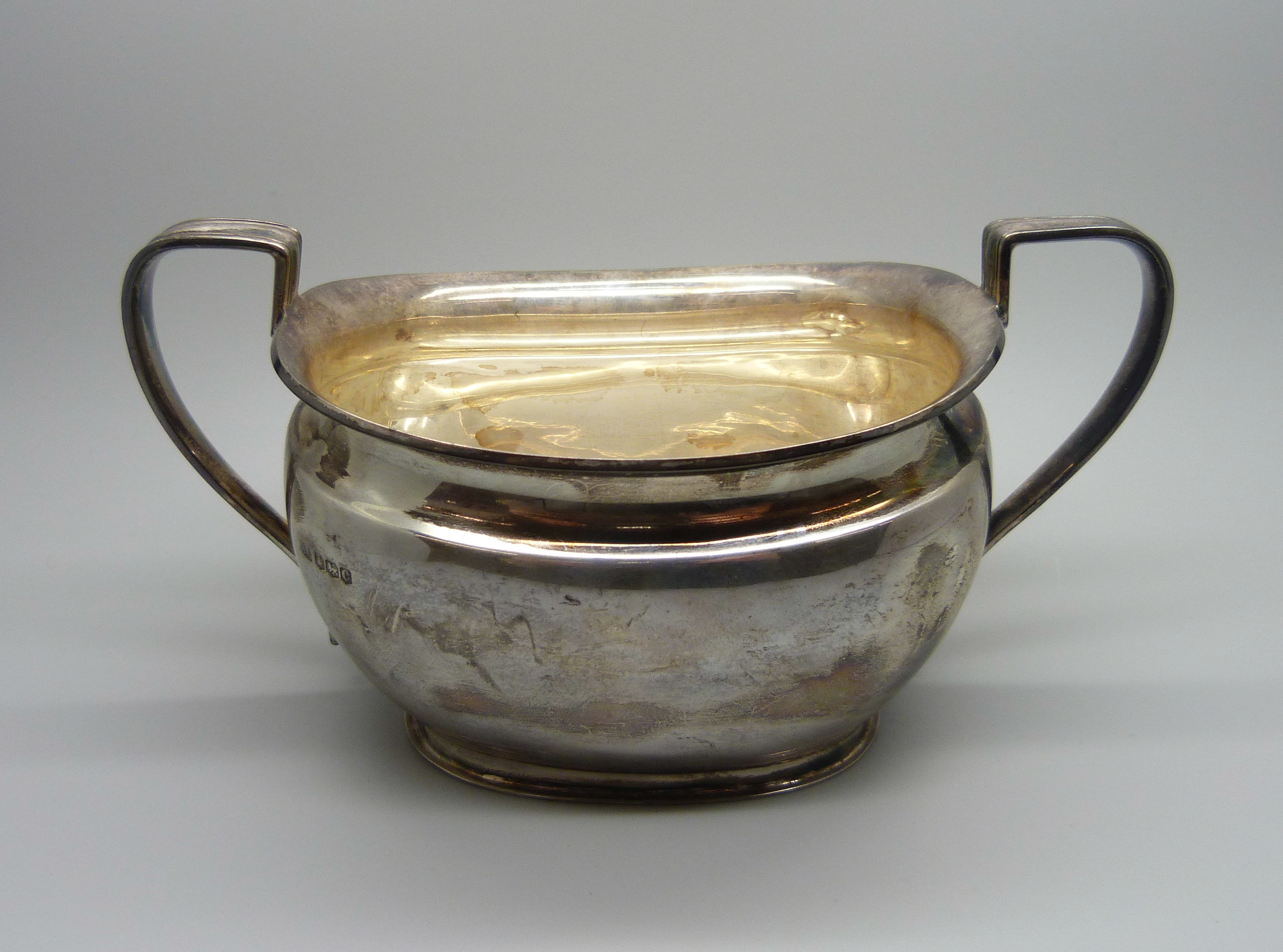 A silver sugar bowl, 256g
