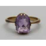 A 9ct gold and amethyst ring, 2.1g, M