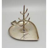 A silver ring tree with 'Spade' base, 33g
