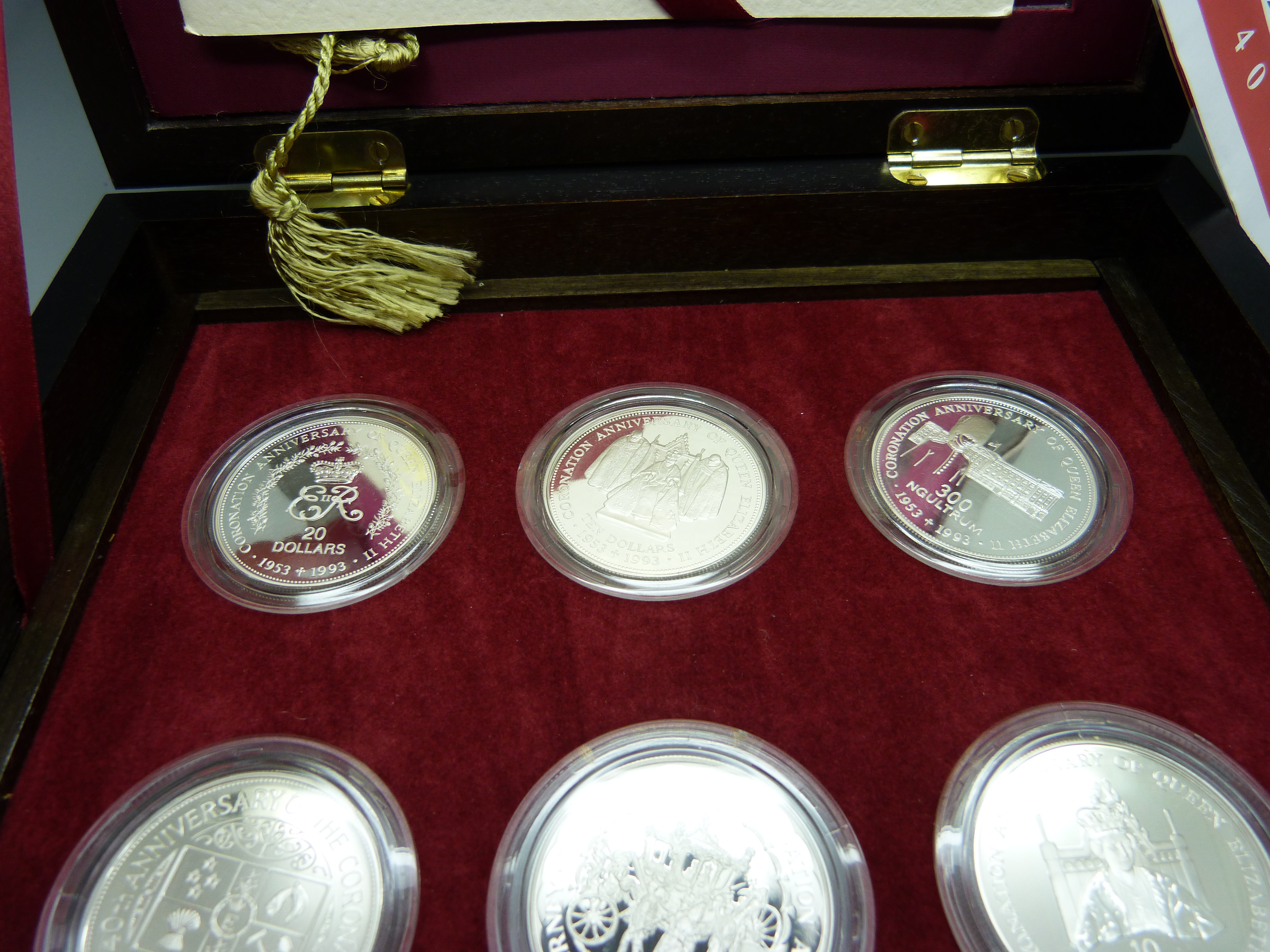 A 40th Anniversary Coronation collection of eighteen silver coins, boxed with paperwork - Image 2 of 8