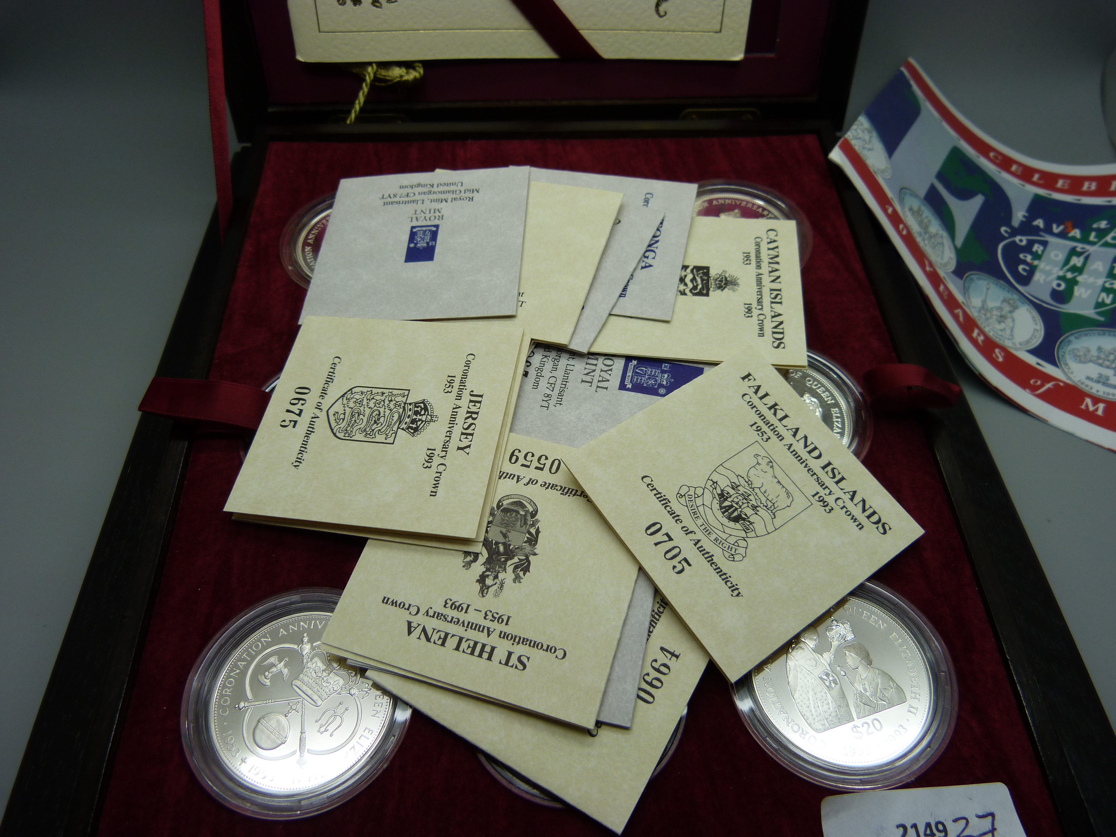 A 40th Anniversary Coronation collection of eighteen silver coins, boxed with paperwork - Image 8 of 8