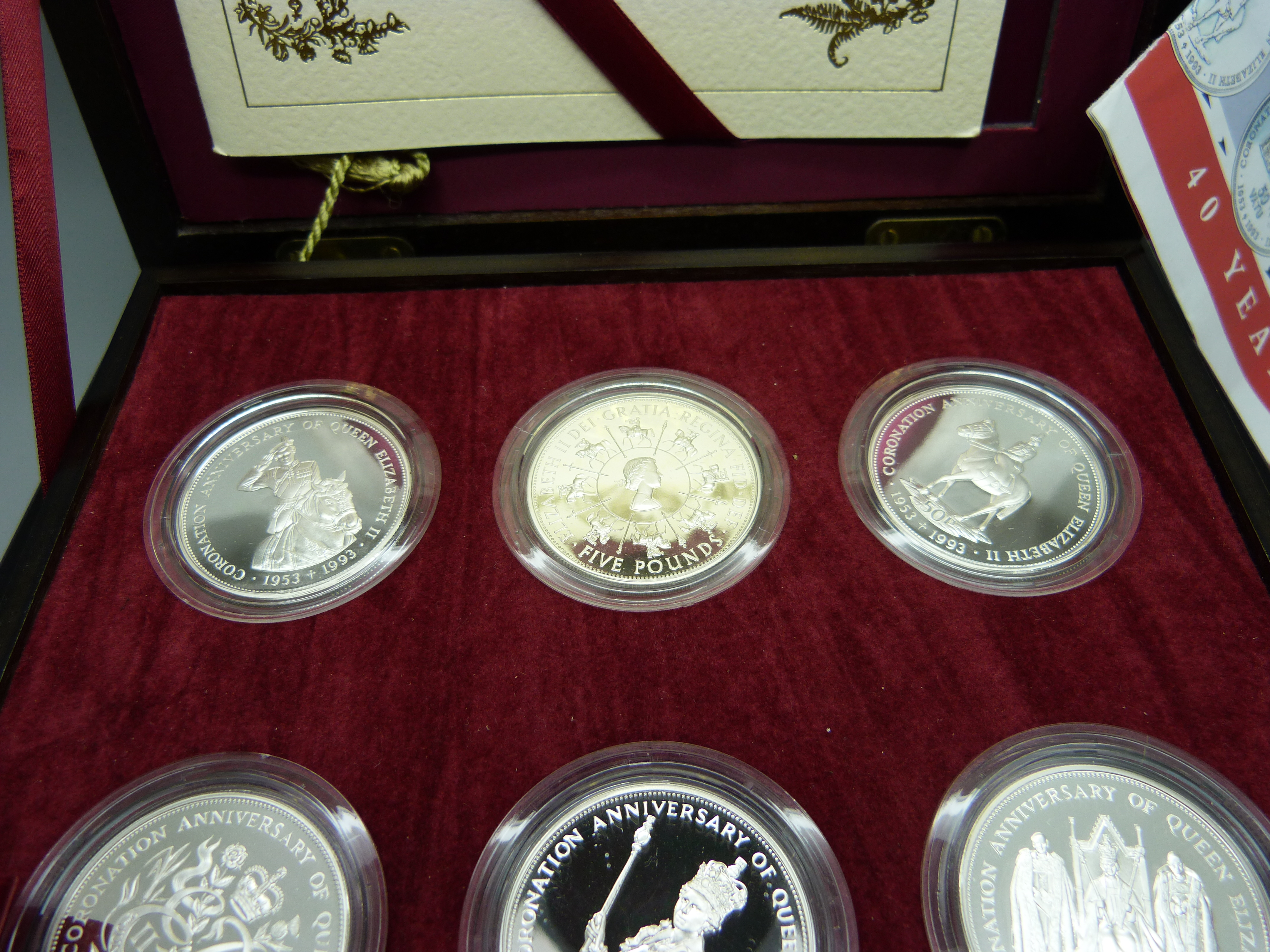 A 40th Anniversary Coronation collection of eighteen silver coins, boxed with paperwork - Image 5 of 8