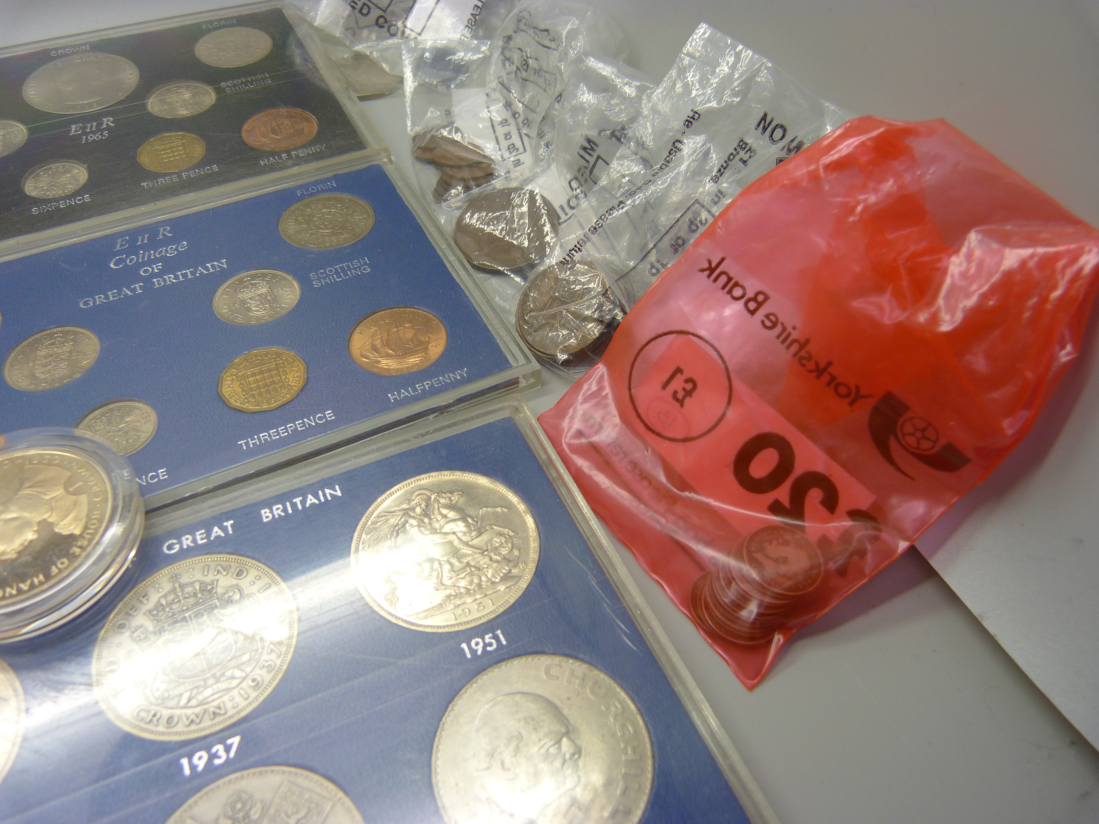 A collection of British coins and commemorative crowns - Image 4 of 5