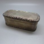 A George IV silver box with gilt interior, London 1823, 177g, 99mm wide