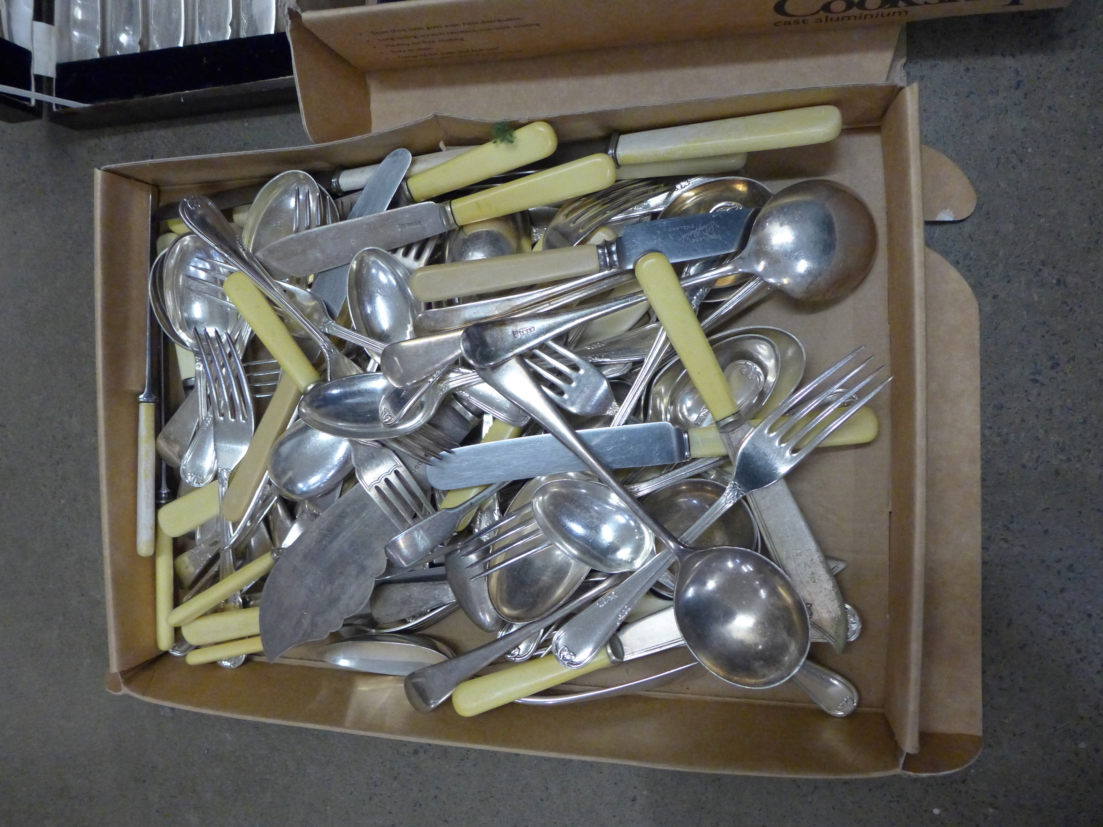 Two boxes of plated and stainless steel cutlery **PLEASE NOTE THIS LOT IS NOT ELIGIBLE FOR POSTING - Image 2 of 4