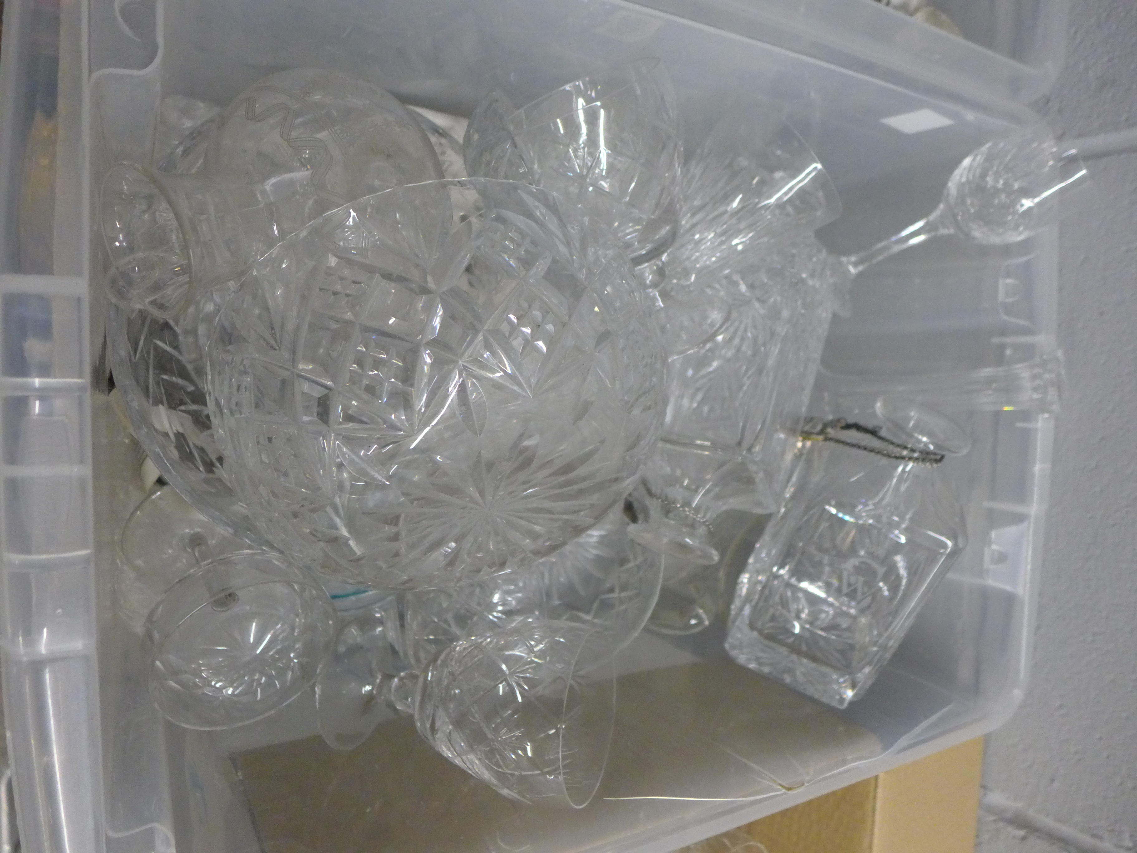 Three boxes of crystal and glass **PLEASE NOTE THIS LOT IS NOT ELIGIBLE FOR POSTING AND PACKING** - Image 3 of 4