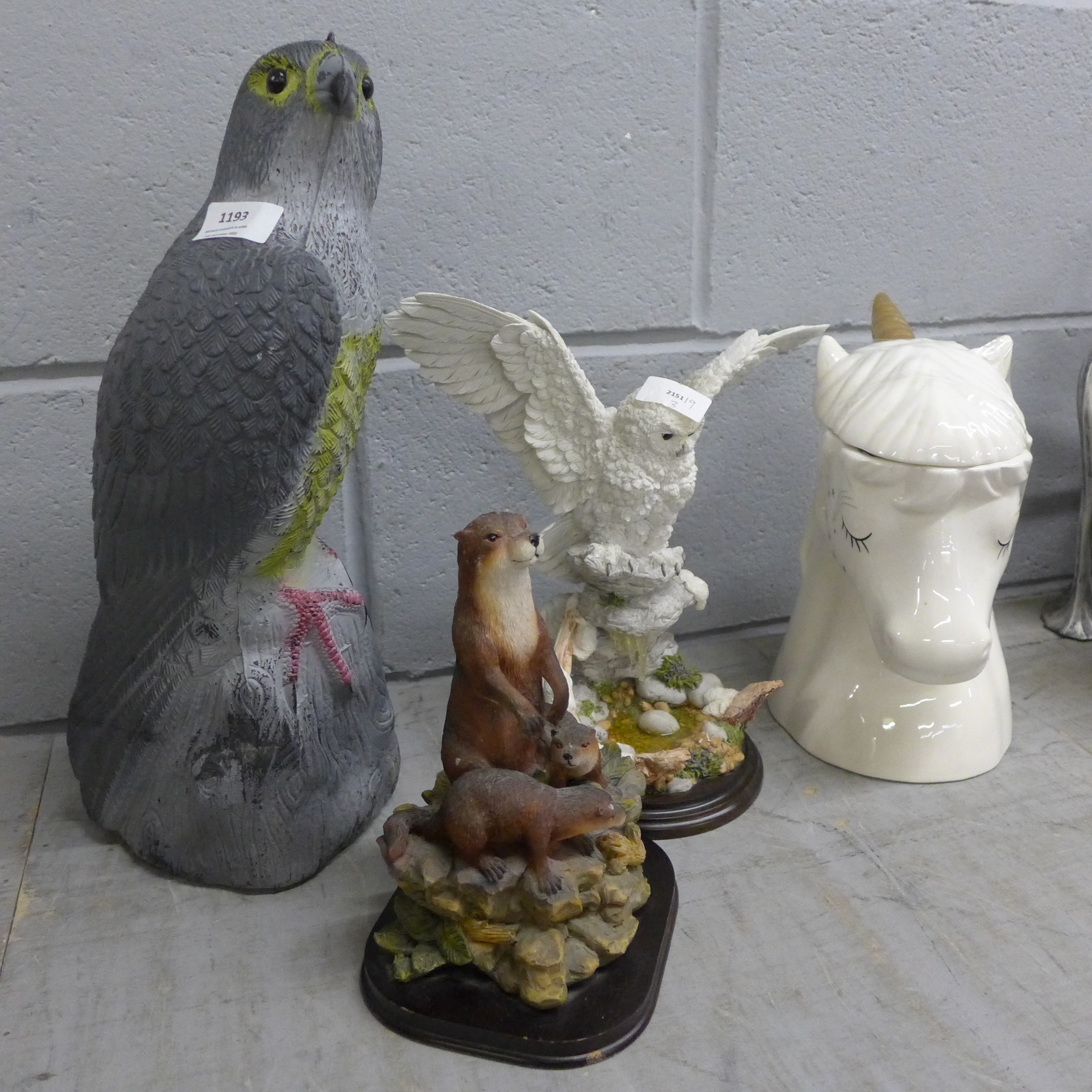 Four animal figures, Snowy Owl, Otters, Falcon and Unicorn storage jar **PLEASE NOTE THIS LOT IS NOT - Image 3 of 3
