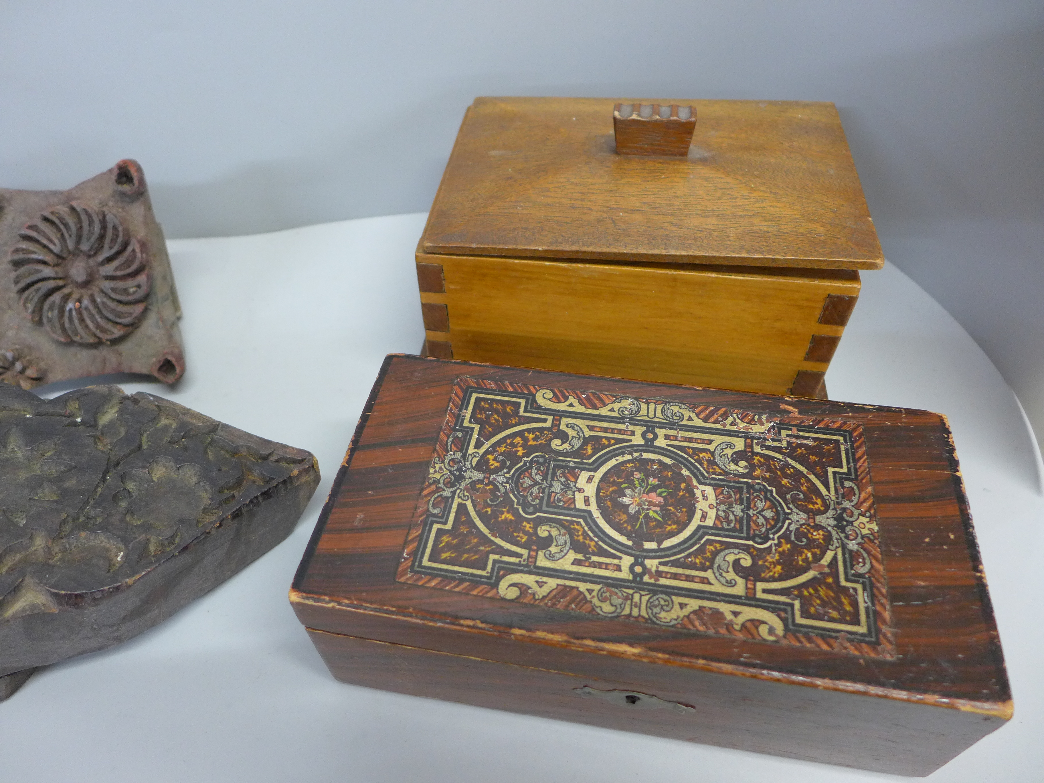 Four printing blocks and two wooden boxes, one with decorative inlay - Image 3 of 4