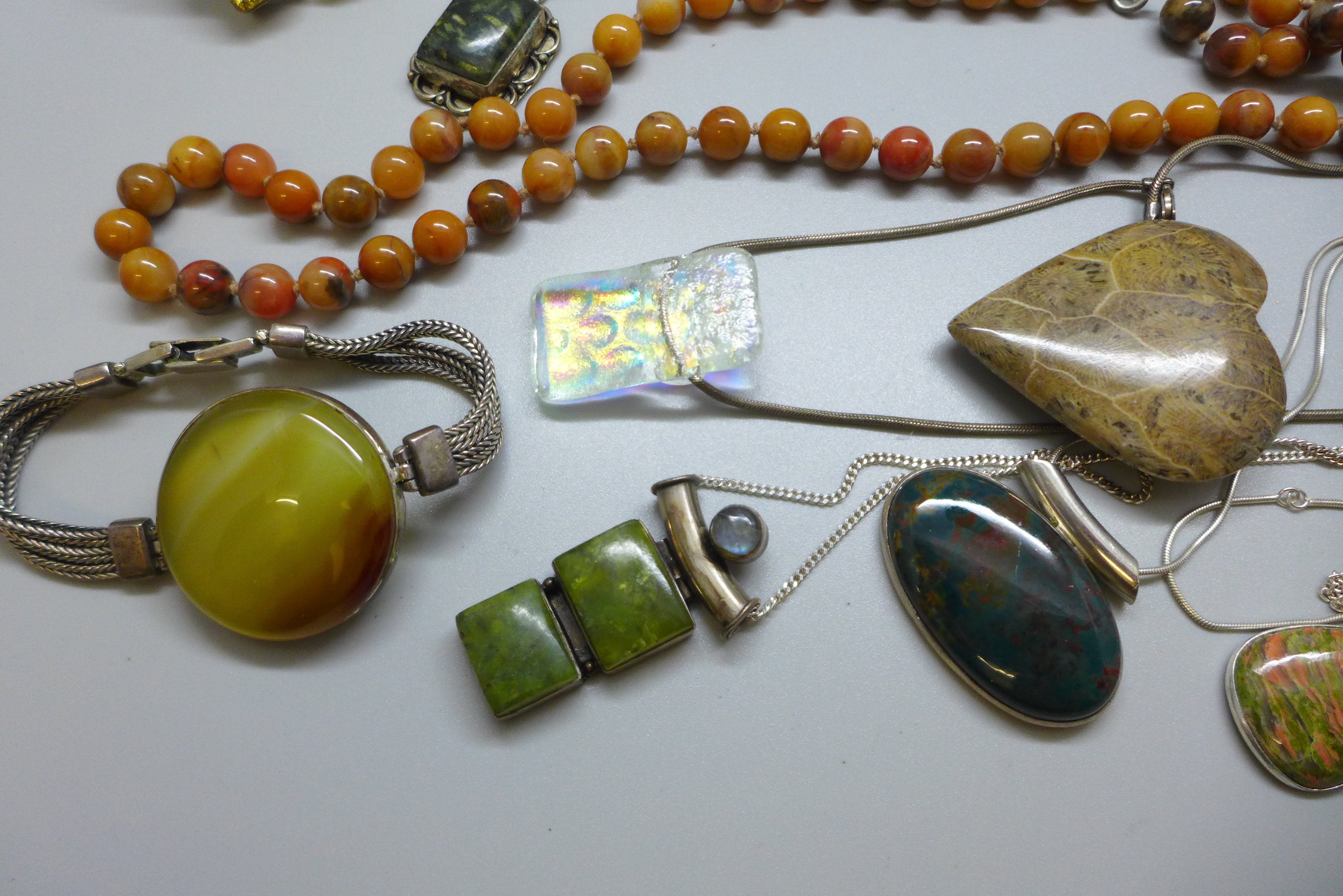 A collection of stone set jewellery, some silver set, including an agate bead necklace - Image 2 of 3