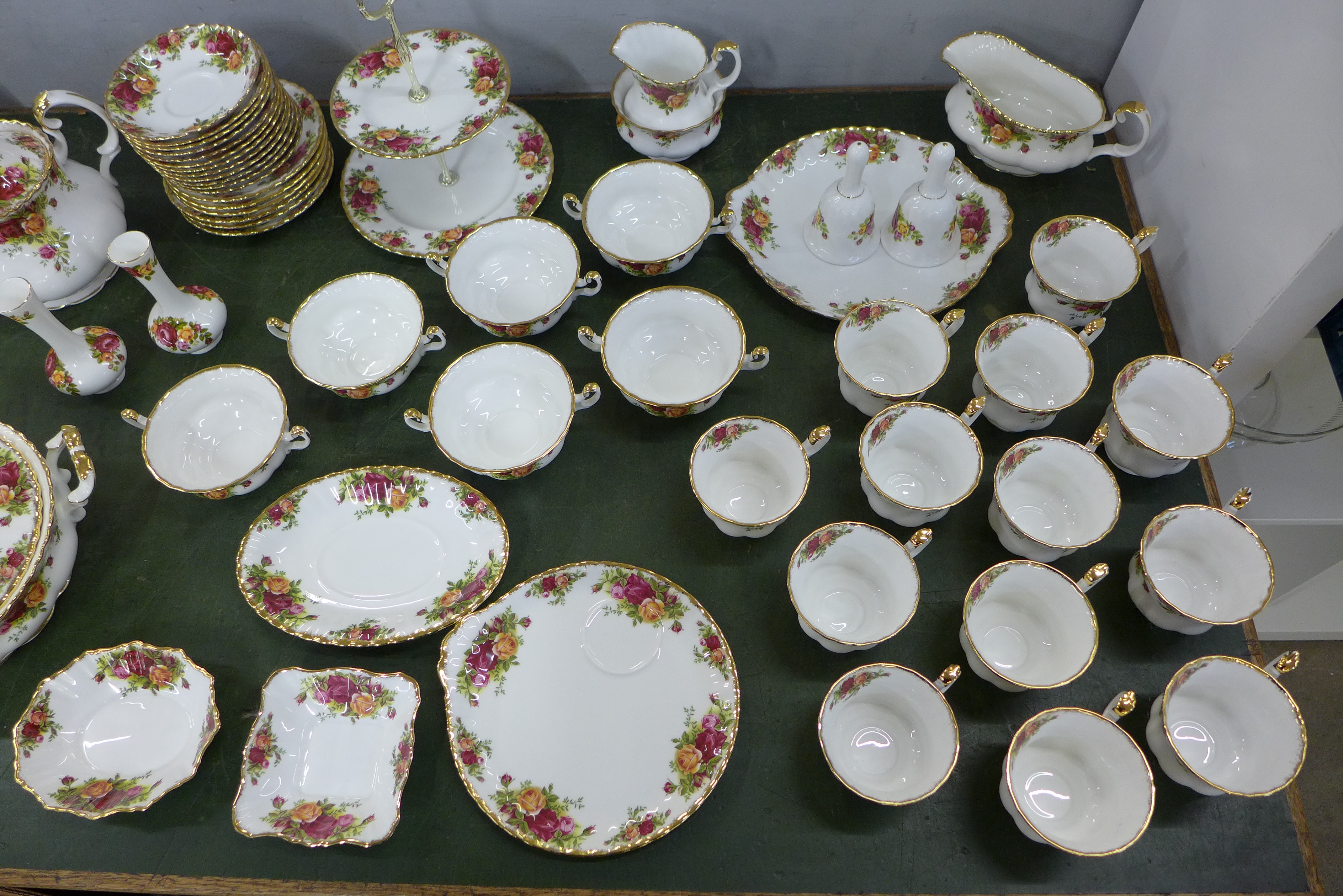 A Royal Albert Old Country Roses dinner service, complete, one plate a/f. Also two rose-pattern - Image 4 of 6