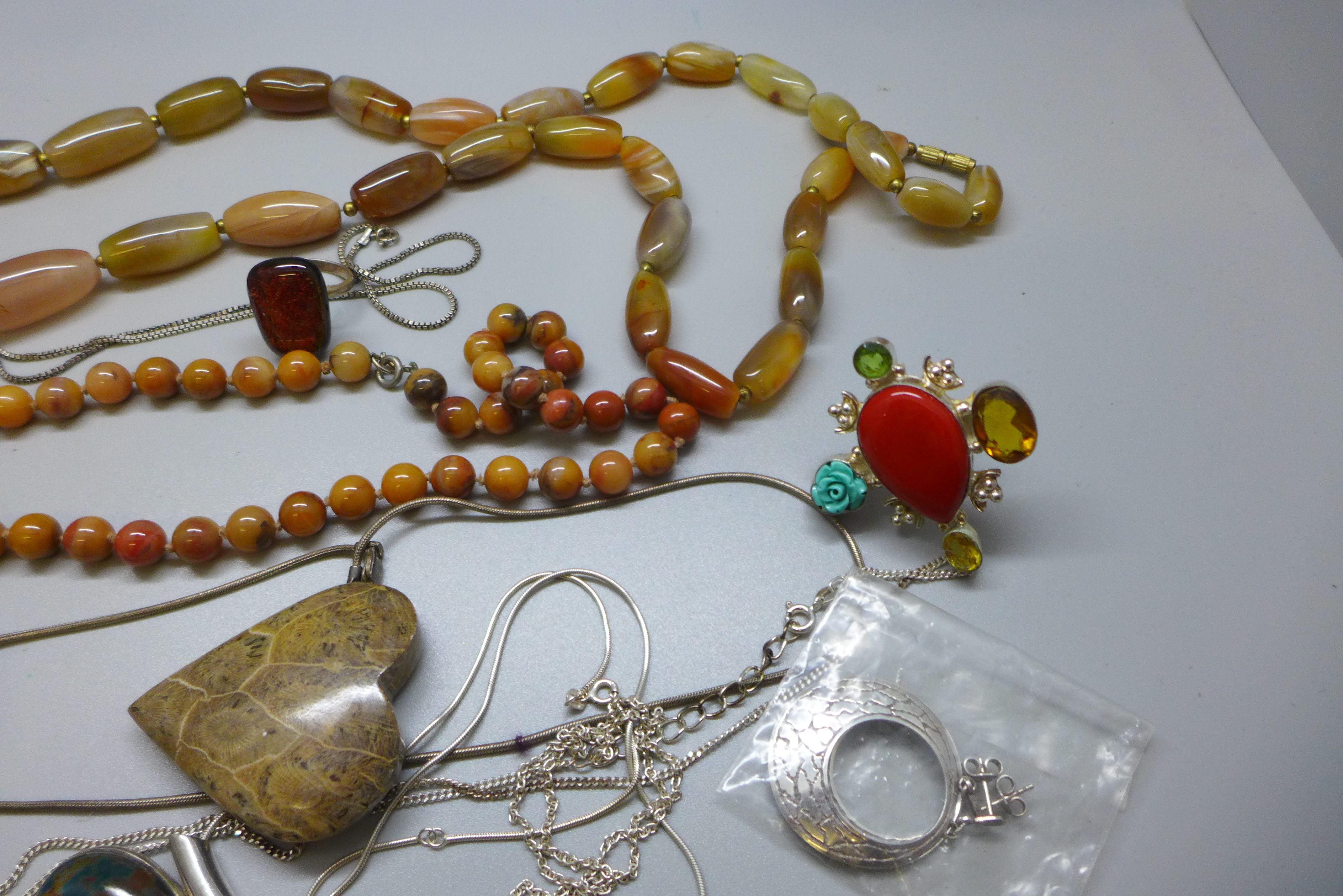 A collection of stone set jewellery, some silver set, including an agate bead necklace - Image 3 of 3