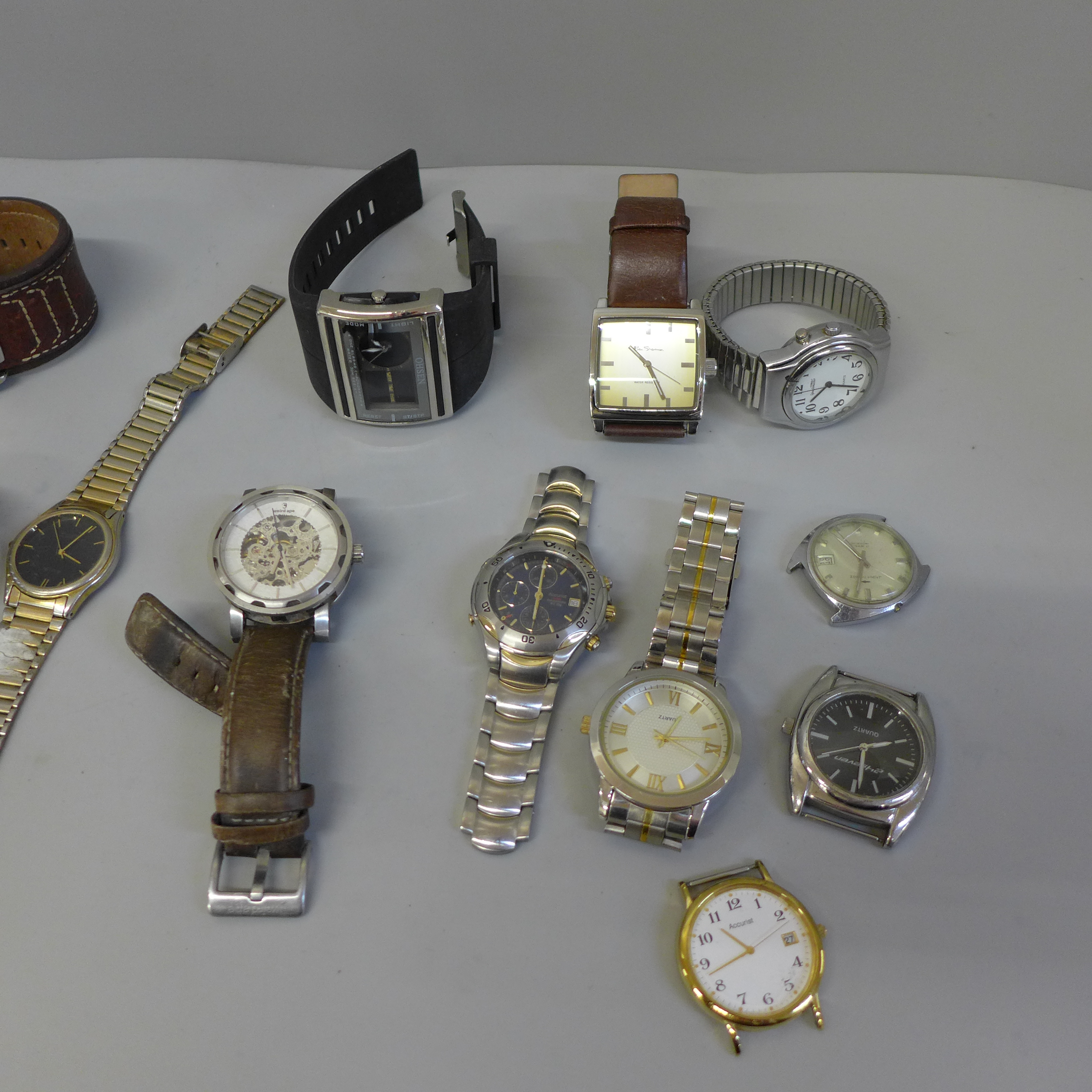 A collection of gentlemen's wristwatches including Times and Accurist - Image 2 of 3