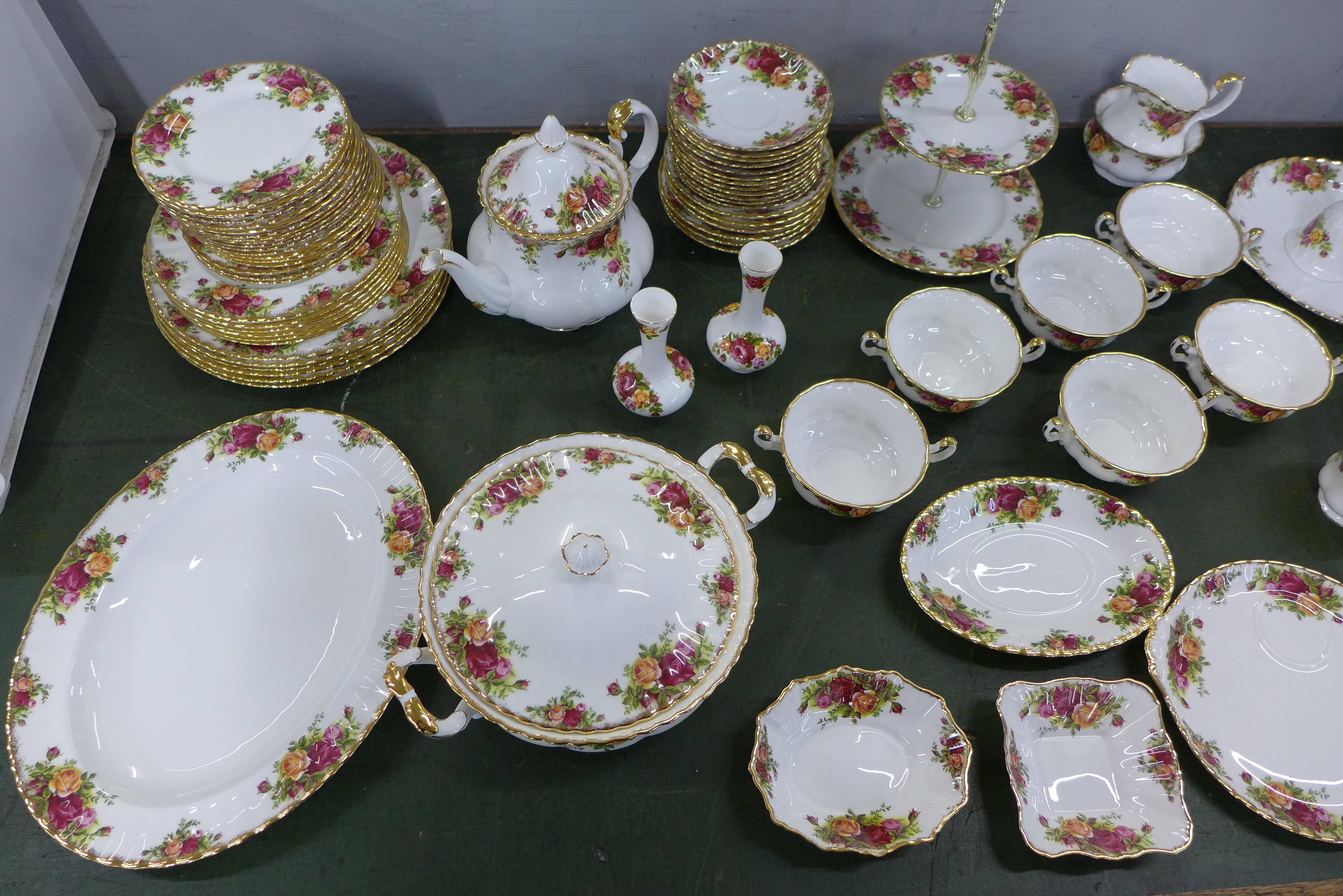 A Royal Albert Old Country Roses dinner service, complete, one plate a/f. Also two rose-pattern - Image 5 of 6