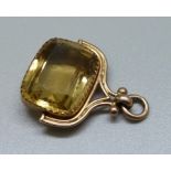 A 9ct gold and citrine pendant swivel fob, 7.2g, citrine approximately 20 carats