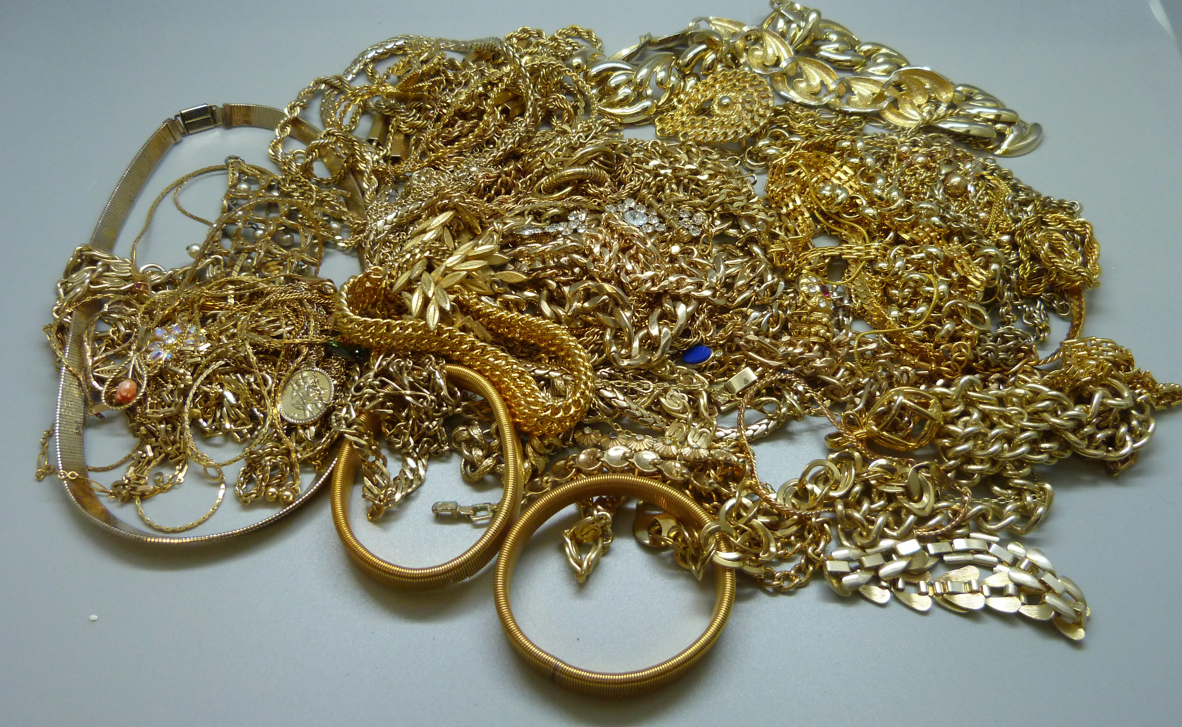 Gold tone jewellery