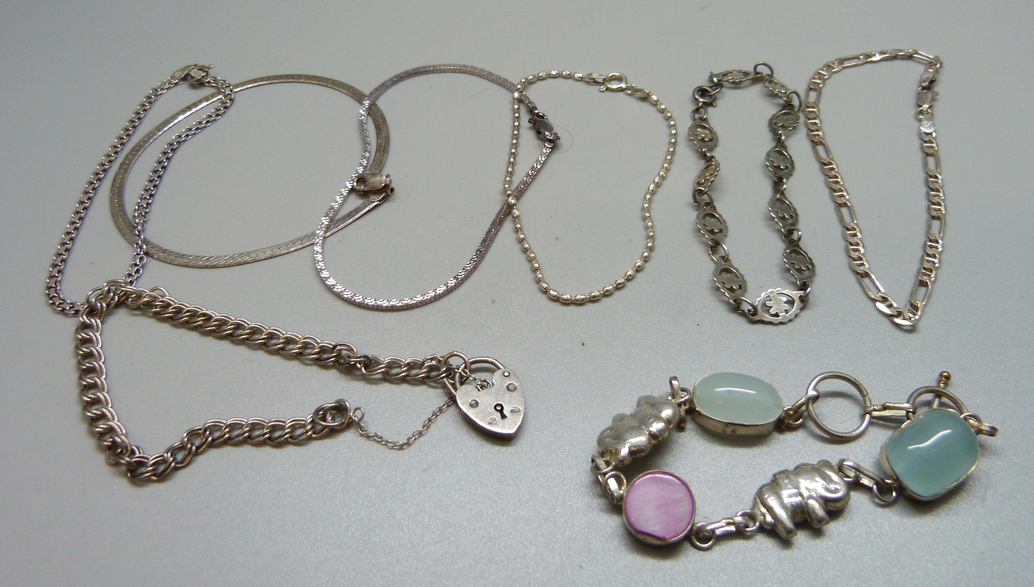 A collection of silver jewellery, 40g