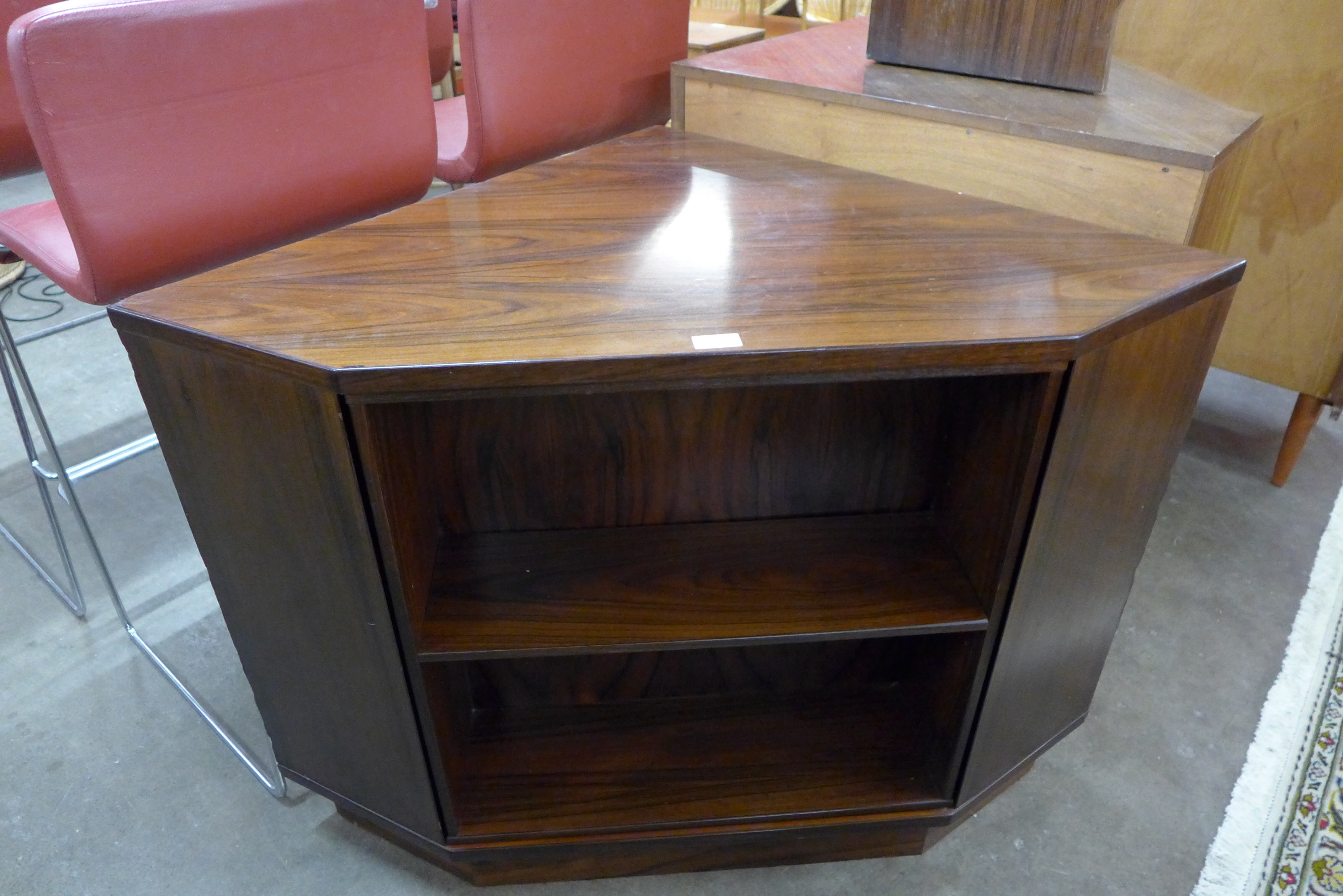 A simulated rosewood corner cocktail cabinet/bookcase - Image 2 of 2