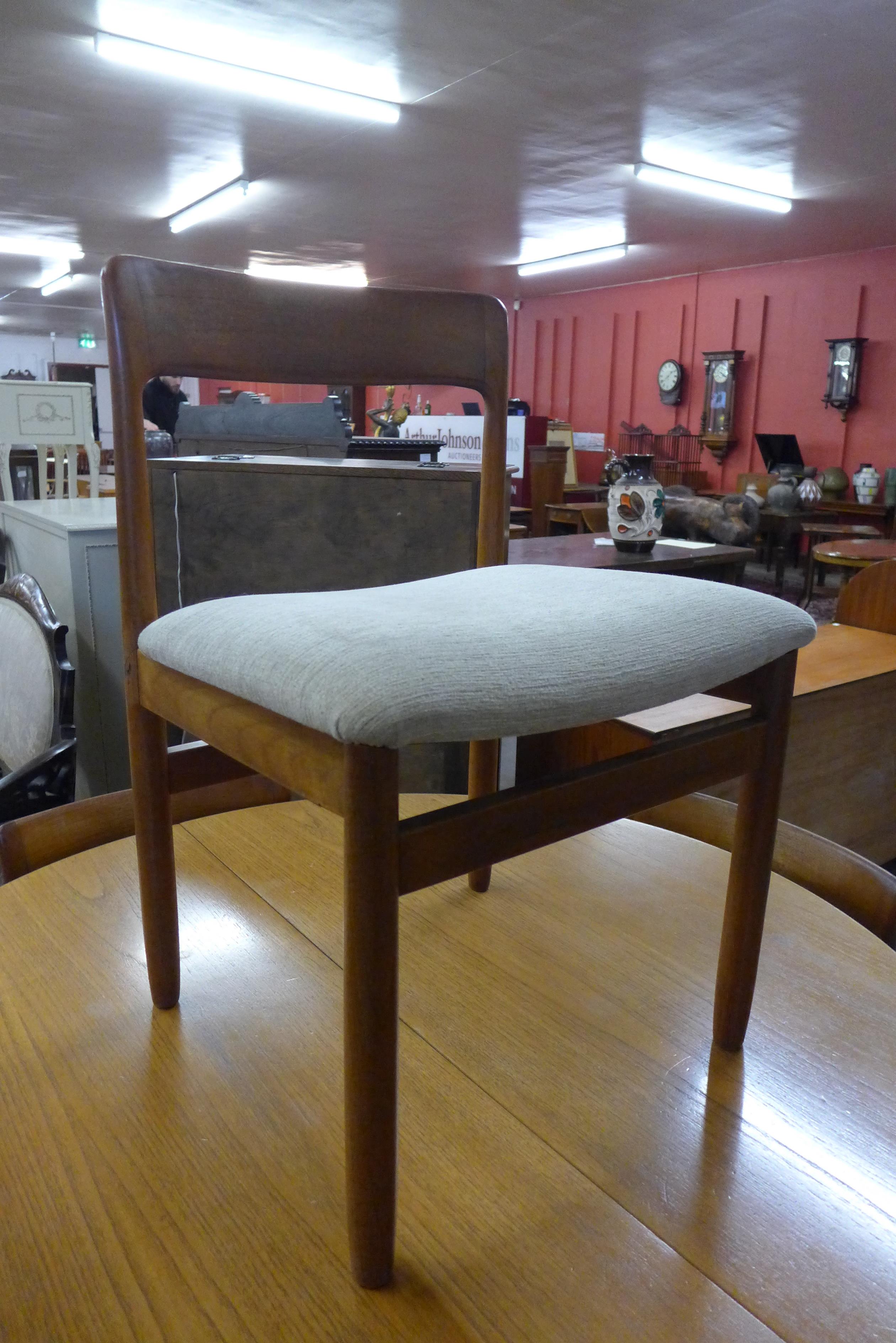 A teak extending dining table and four chairs - Image 2 of 2