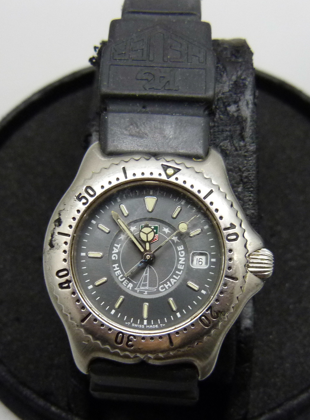 A lady's Tag Heuer wristwatch with invoice, guarantee and box - Bild 2 aus 6