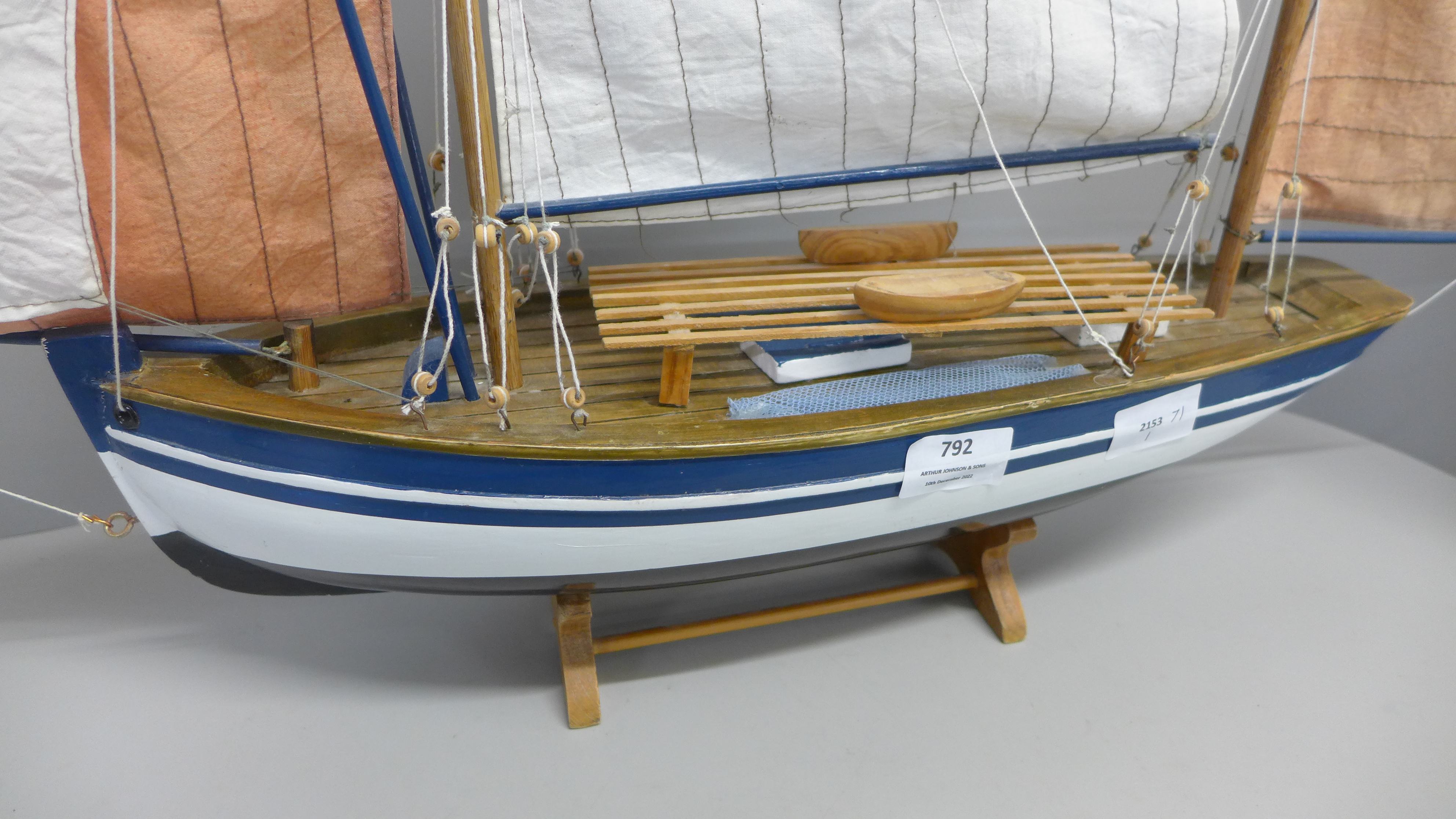 A wooden model of a sailing boat - Image 2 of 2