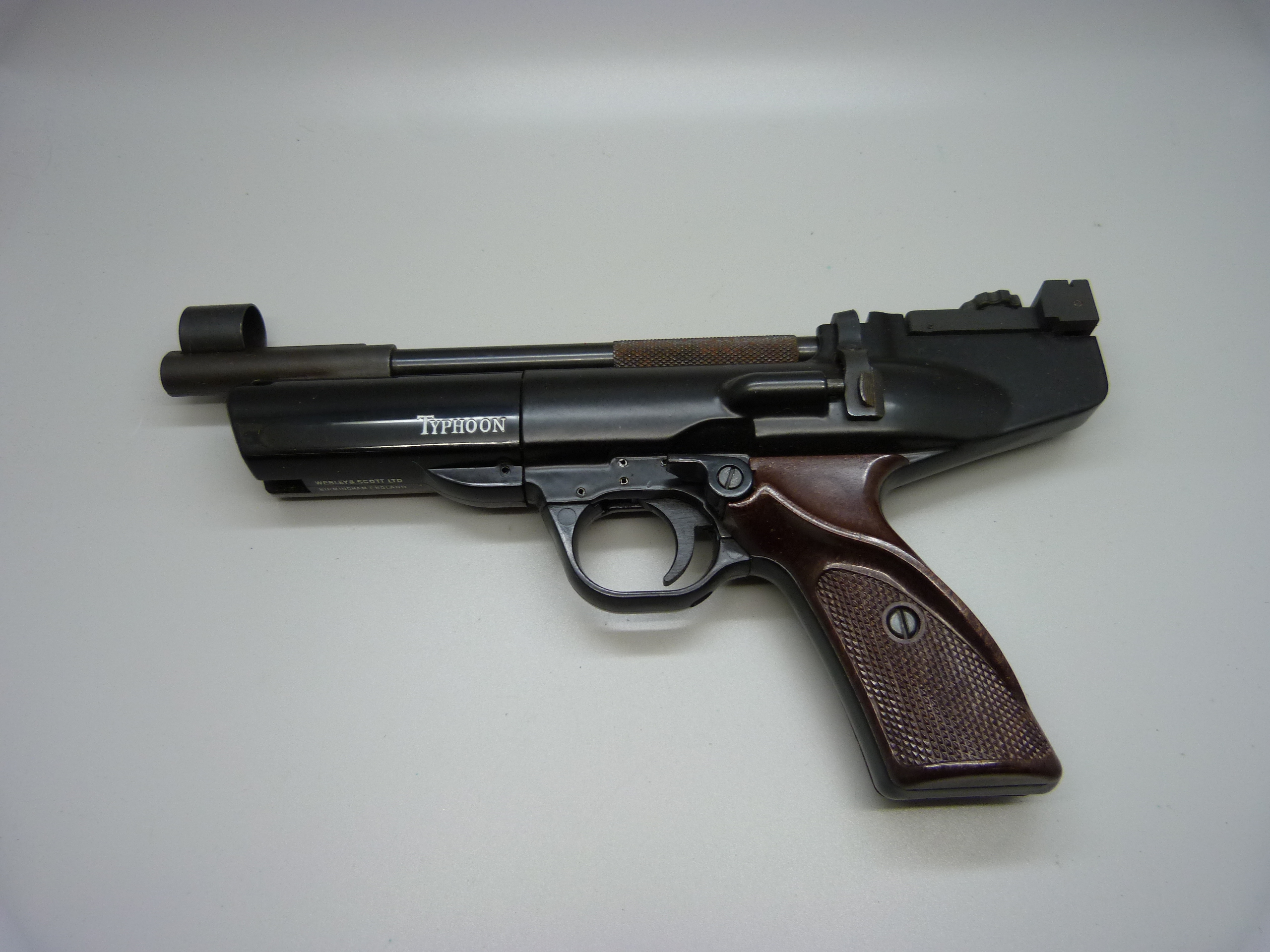 A Webley & Scott Typhoon Air Pistol, boxed - Image 2 of 5