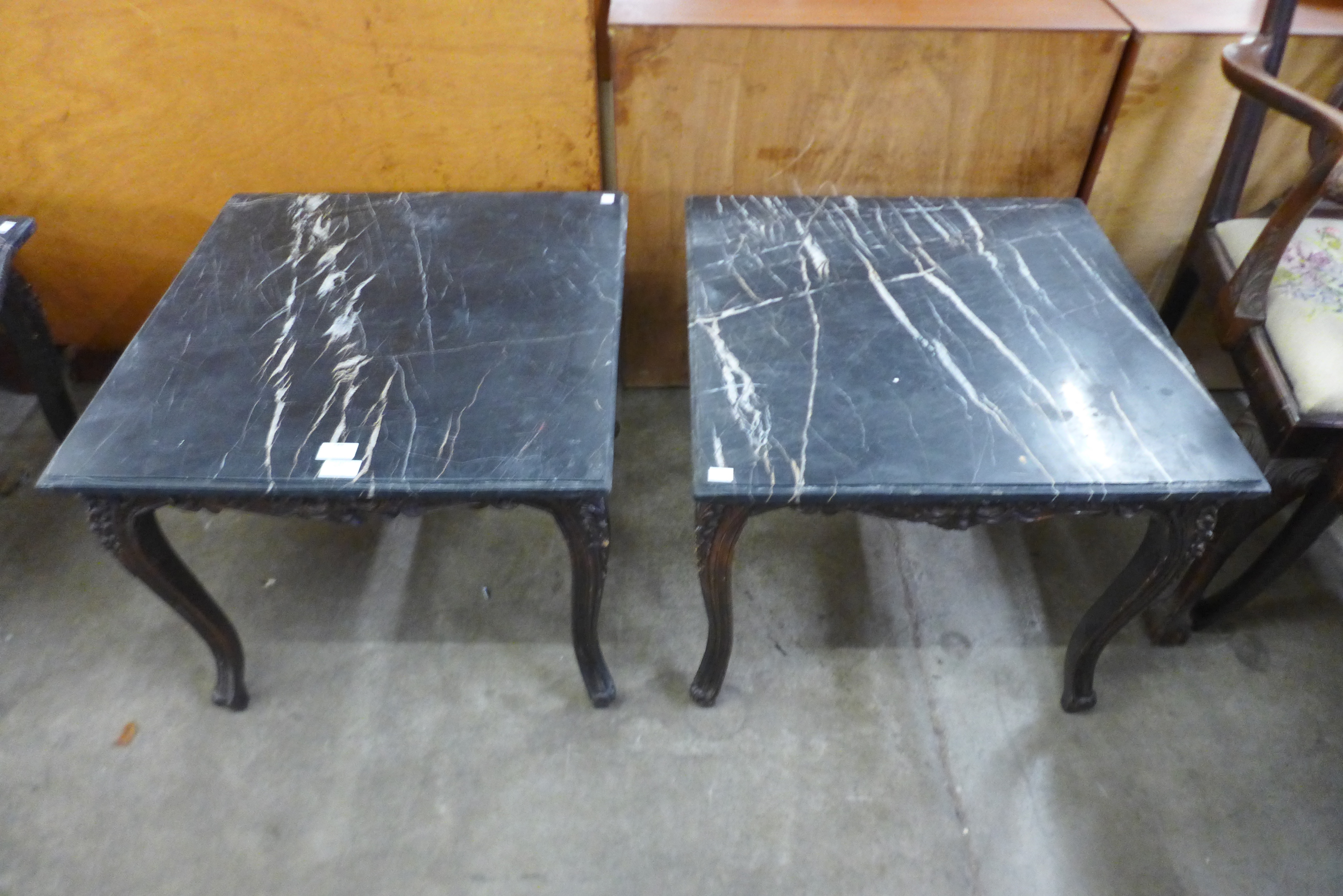 A pair of French style square beech and marble topped lamp tables - Image 2 of 2