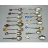 Silver souvenir spoons, 242g