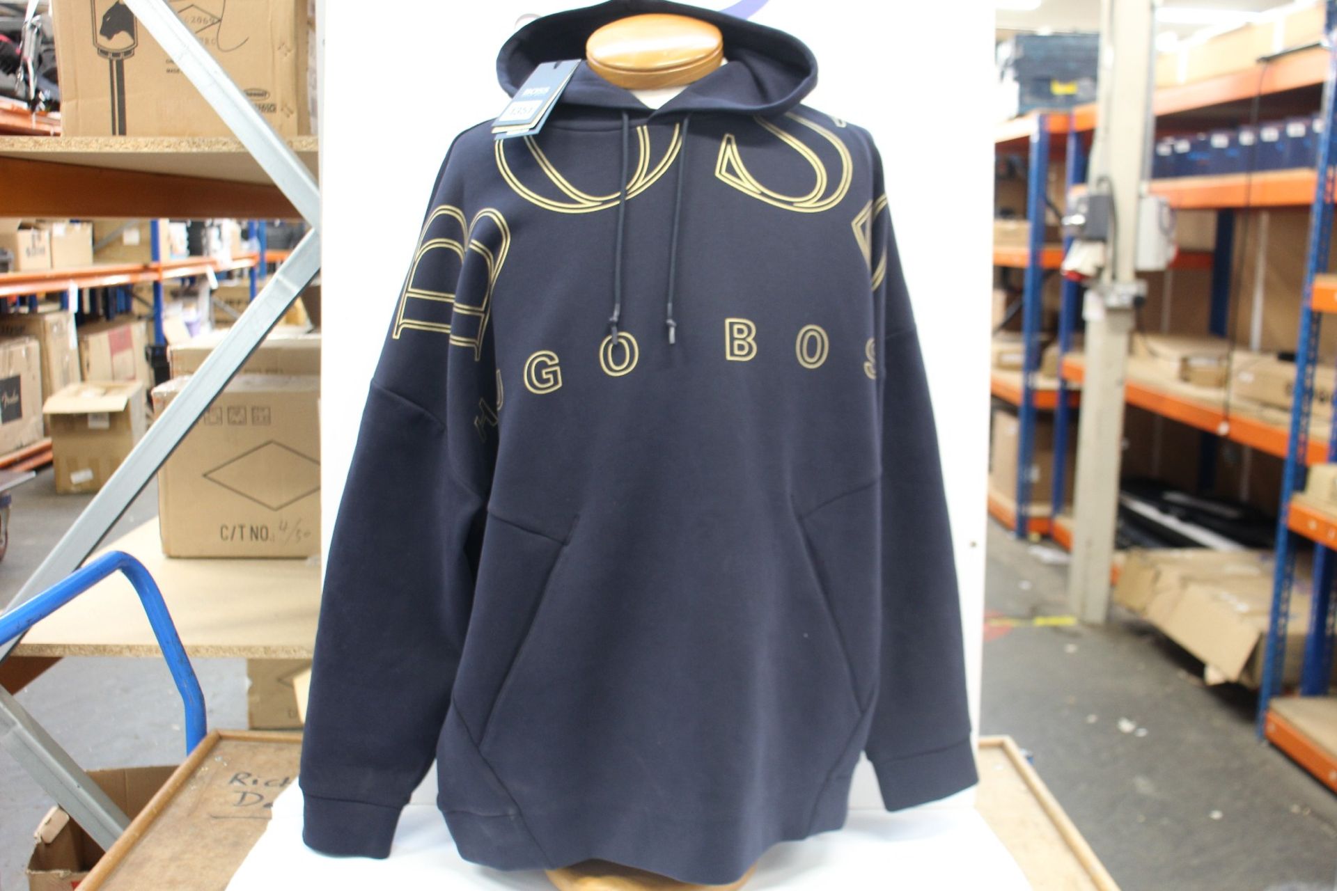 An as new Hugo Boss SLY AJ 50440572 sweatshirt (XXL).