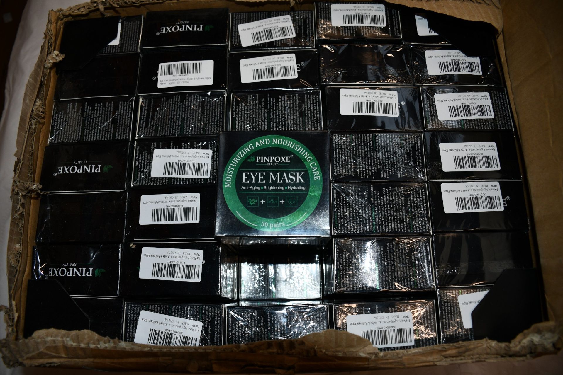 A box of Pinpoxe beauty eye masks anti-ageing, brightening, hydrating (30 pairs per item) (