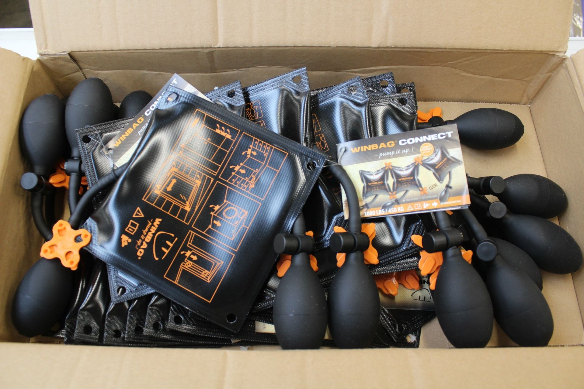 Twenty as new Winbag Connect inflatable air wedges (1000lb/450kg).