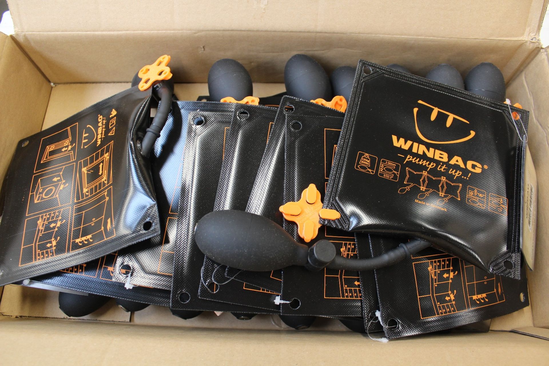 Twenty as new Winbag Connect inflatable air wedges (1000lb/450kg).
