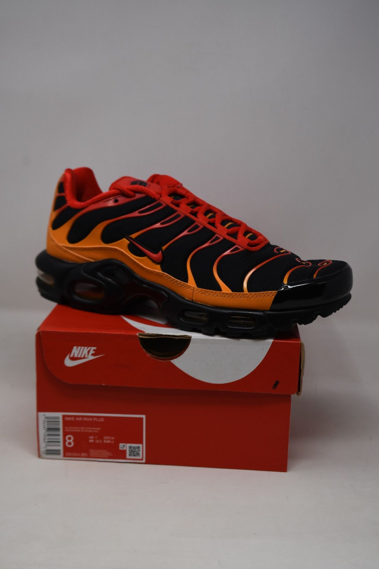 A pair of as new Nike Air Max Plus (UK 7).