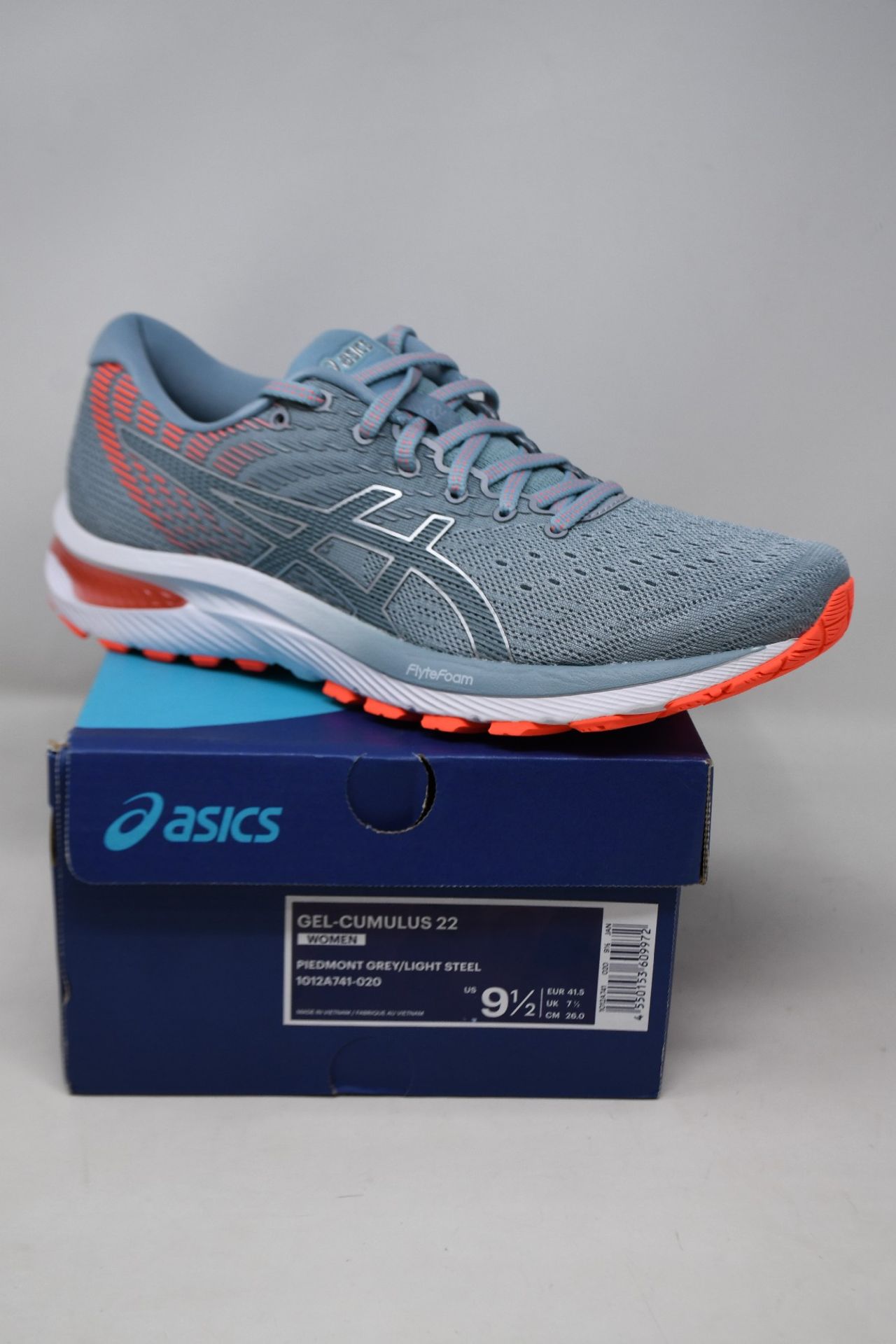 A pair of women's as new Asics Gel-Cumulus 22 trainers (UK 7.5).