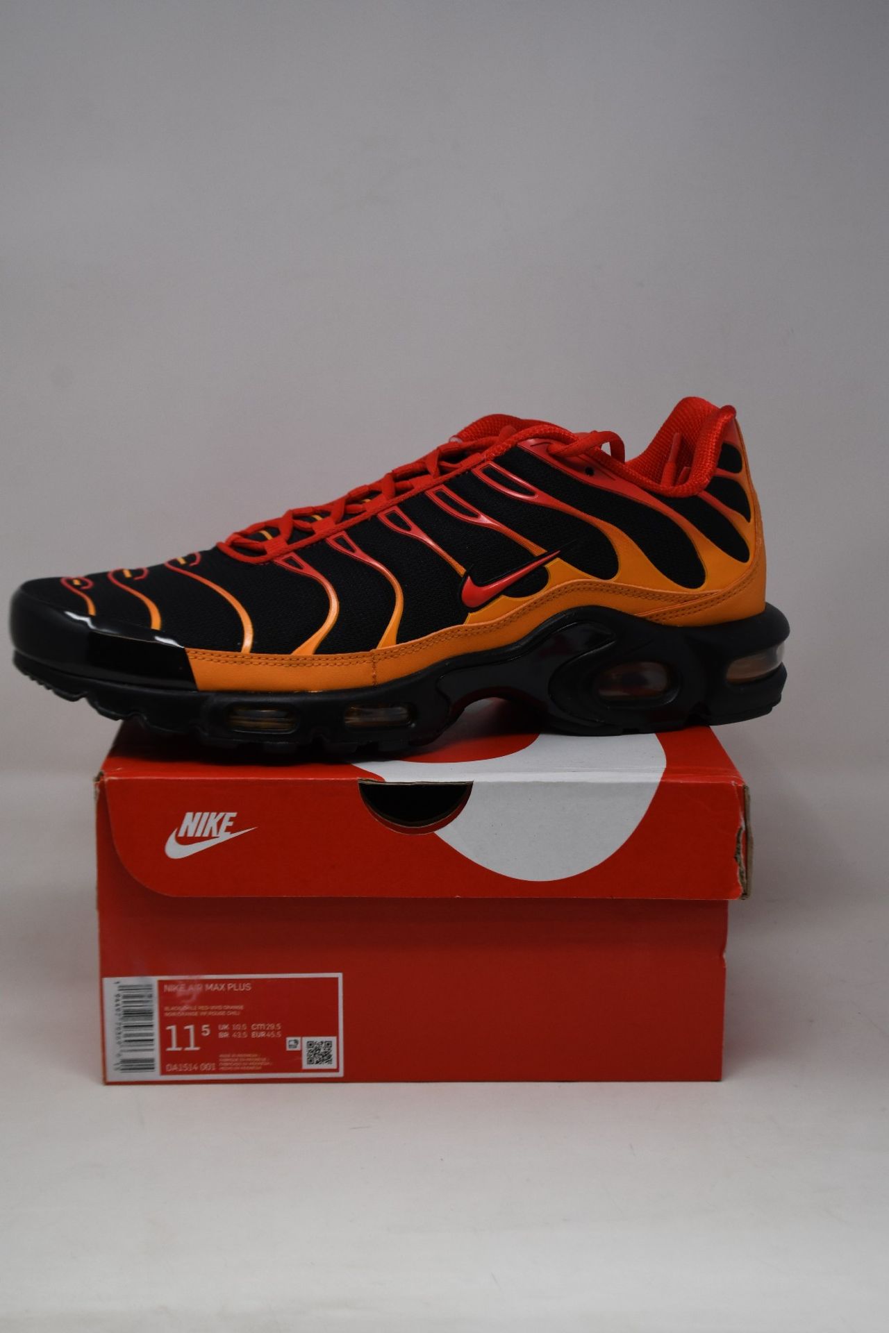 A pair of as new Nike Air Max Plus (UK 10.5).