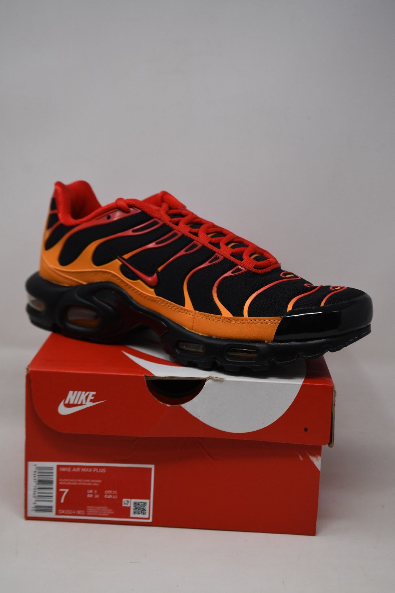 A pair of as new Nike Air Max Plus (UK 6).