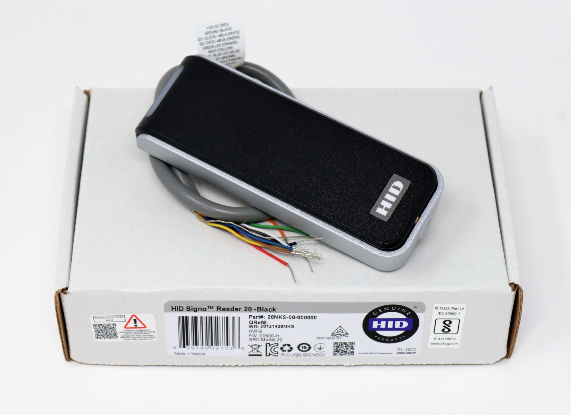 A boxed as new HID Signo 20 Contactless Smart Card Reader in Black/Silver (Pigtail connection) (P/N: