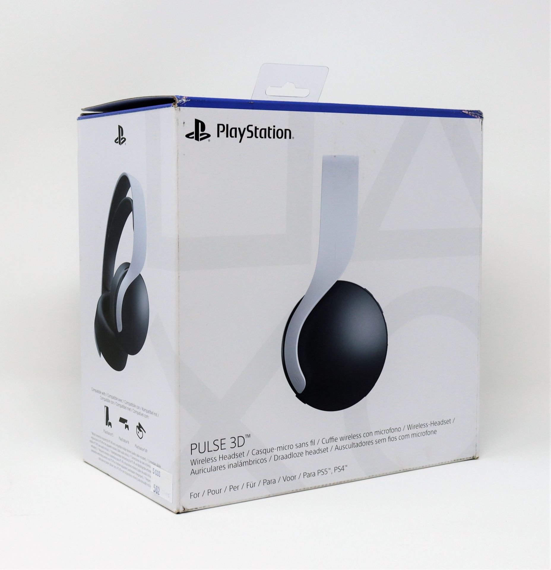 A boxed as new Sony PULSE 3D Wireless Headset For PS5/PS4 in White (Box sealed).