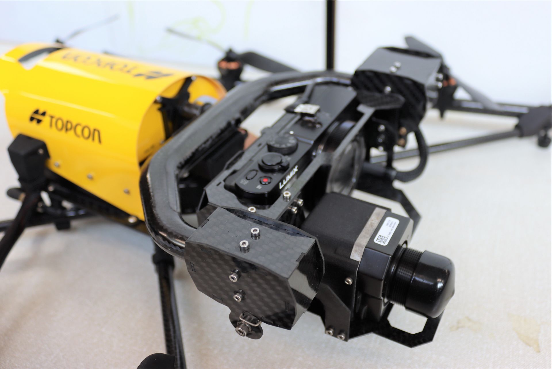 A pre-owned Topcon Falcon 8 Commercial Drone with InspectionPro payload (Infrared imaging) and loads - Image 3 of 7