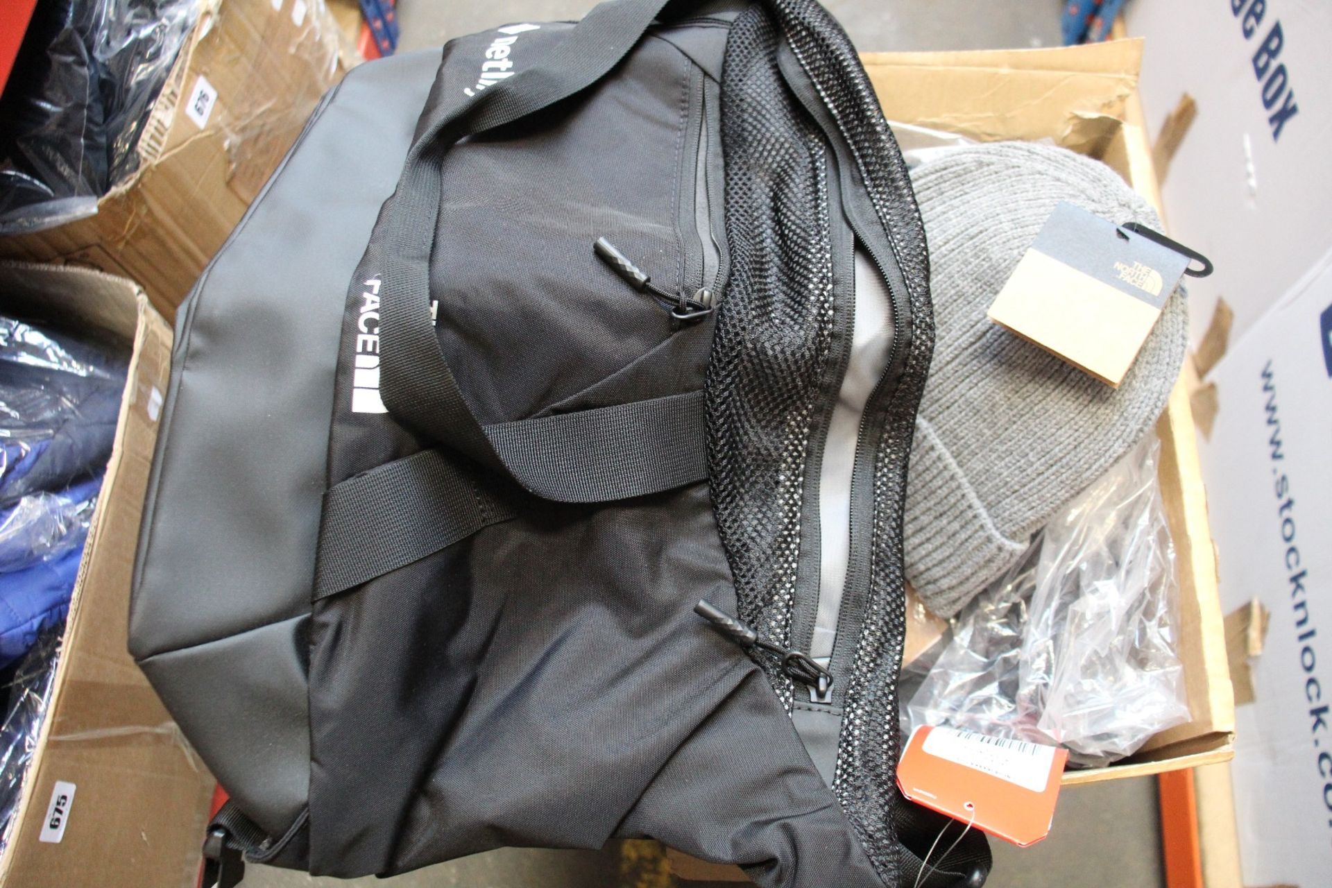 As new The North Face items; men's Saikuru jacket (S), Logo shoulder bag, men's 1990 wind jacket (