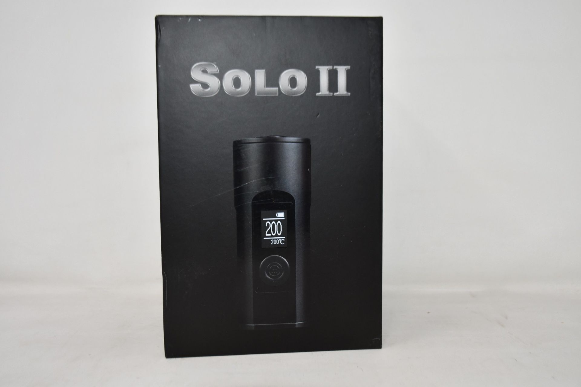 A boxed as new Arizer Solo II Vaporizer in Carbon Black (NOTE: UK power adapter required) (NOTE: