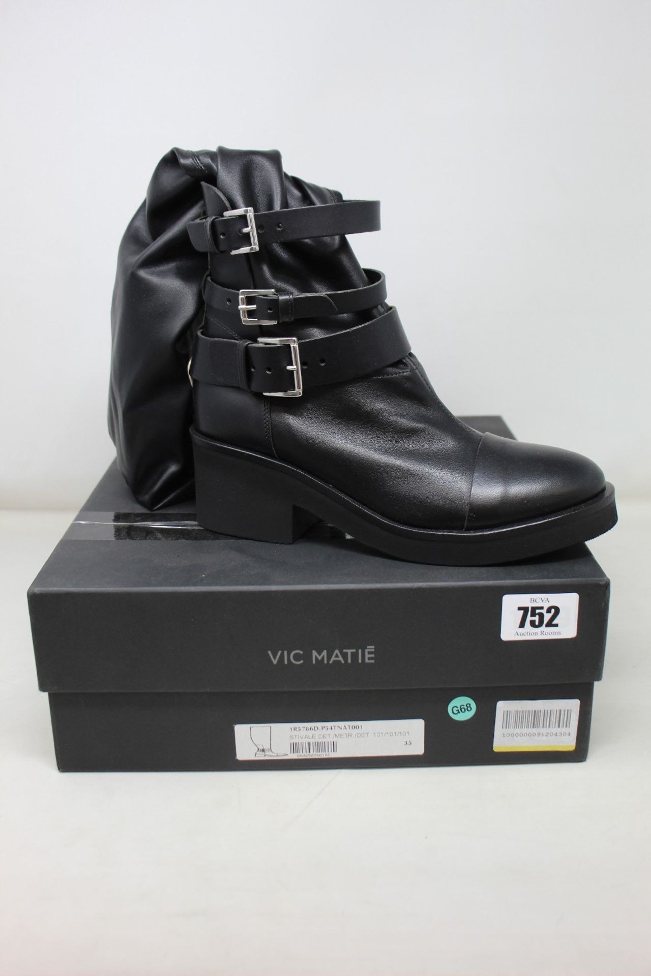 A pair of as new Vic Matie boots (EU 35).