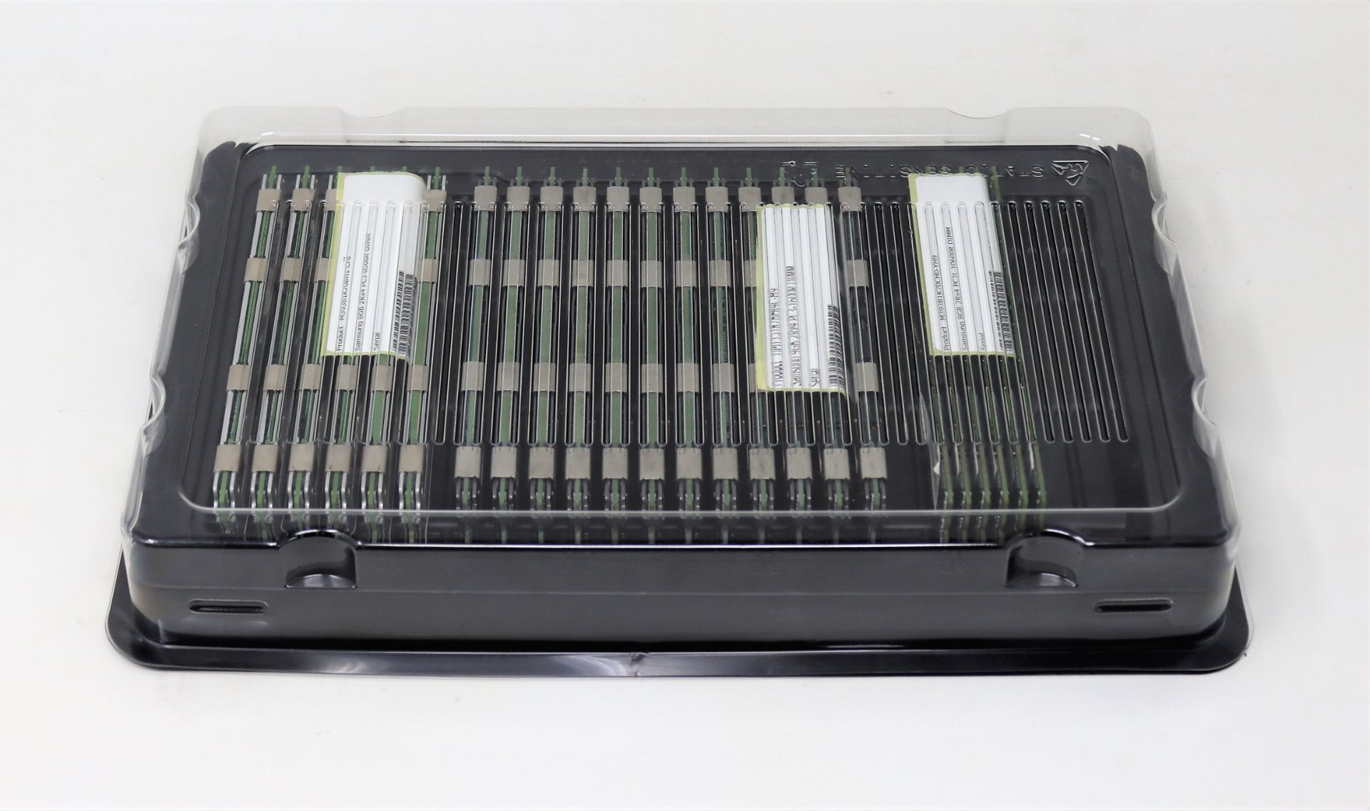 A quantity of pre-owned memory modules to include; 6 x Samsung M393B1K70BH1-CF8 8GB PC3-8500R DDR3,