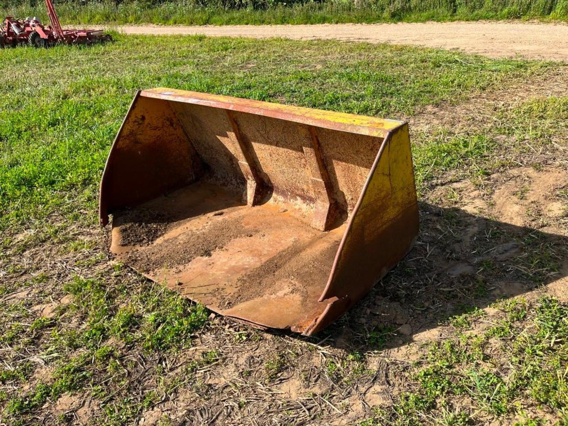 Sanderson Loader Bucket with Manitou Brackets