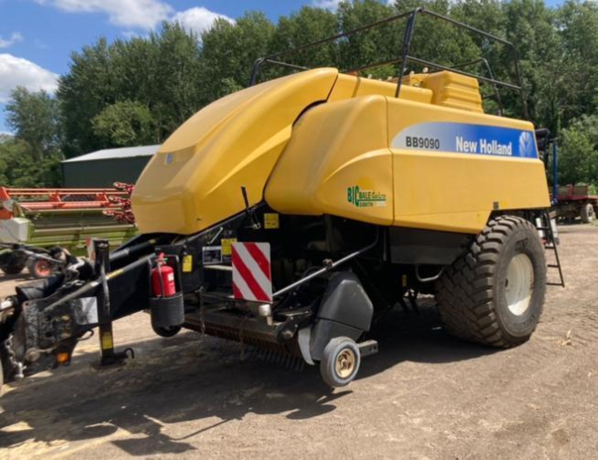 2013 New Holland BB9090 Baler