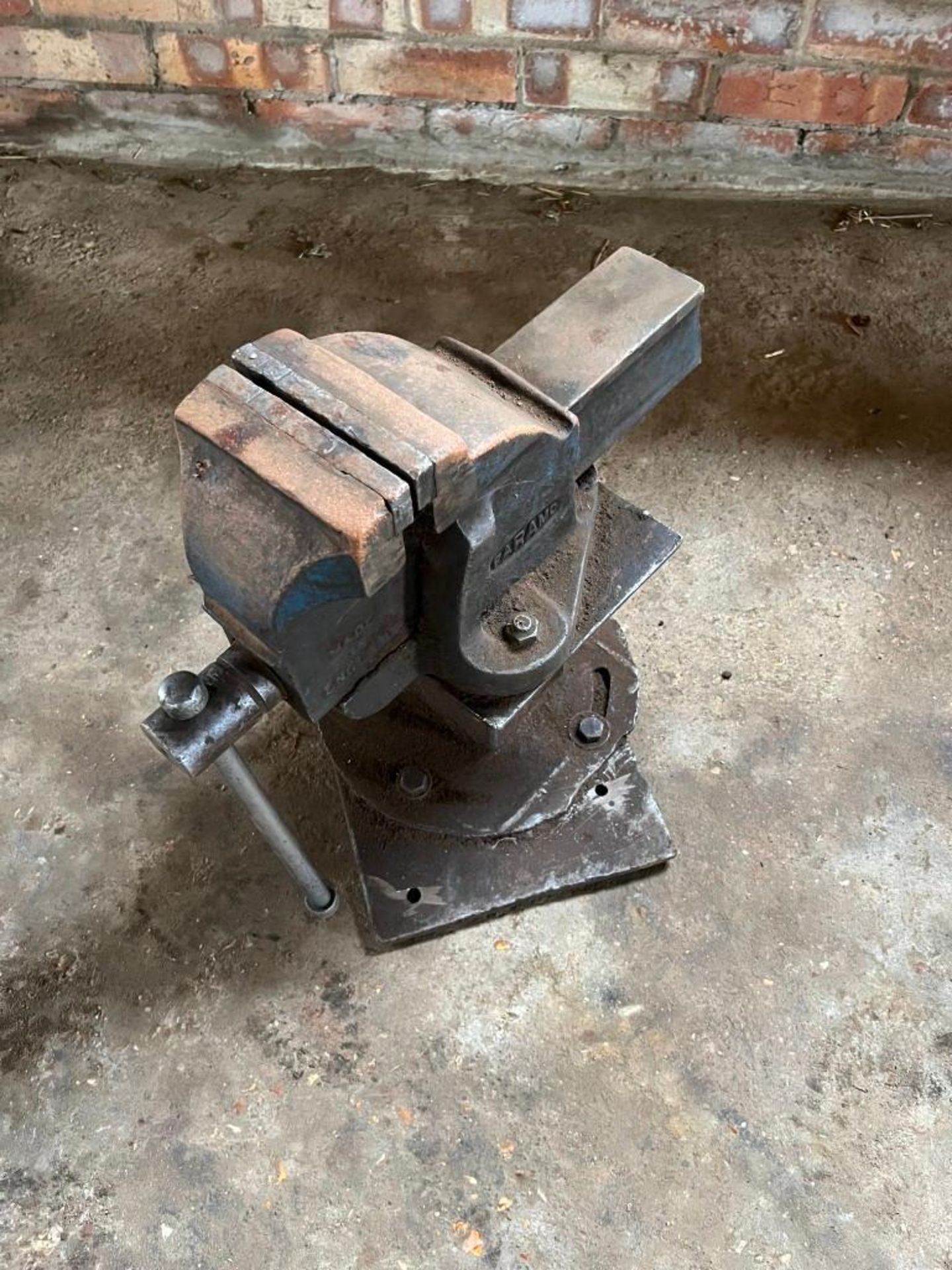 Bench Vice on Stand