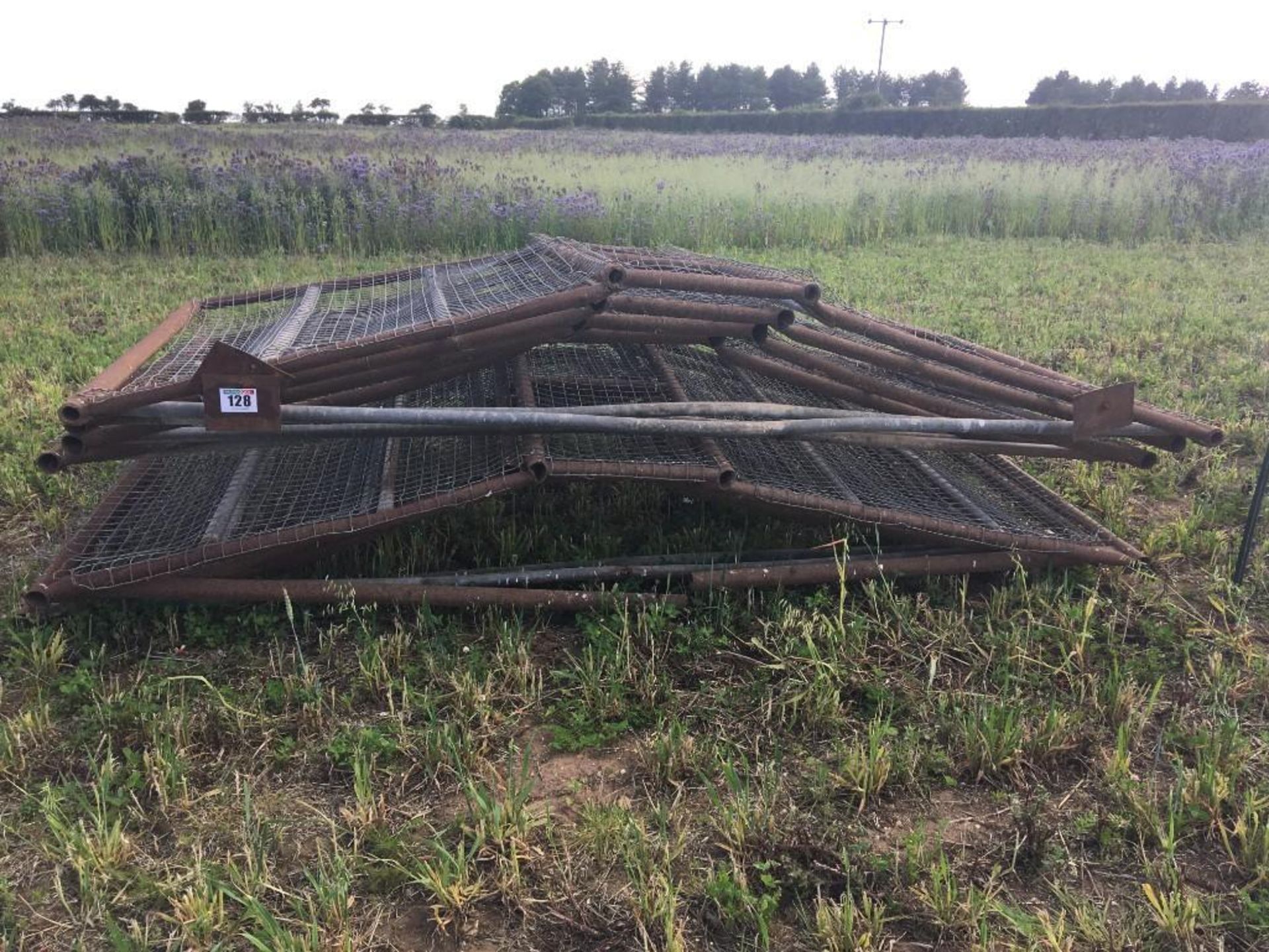 Grass Drying Metal Frame - Image 2 of 2