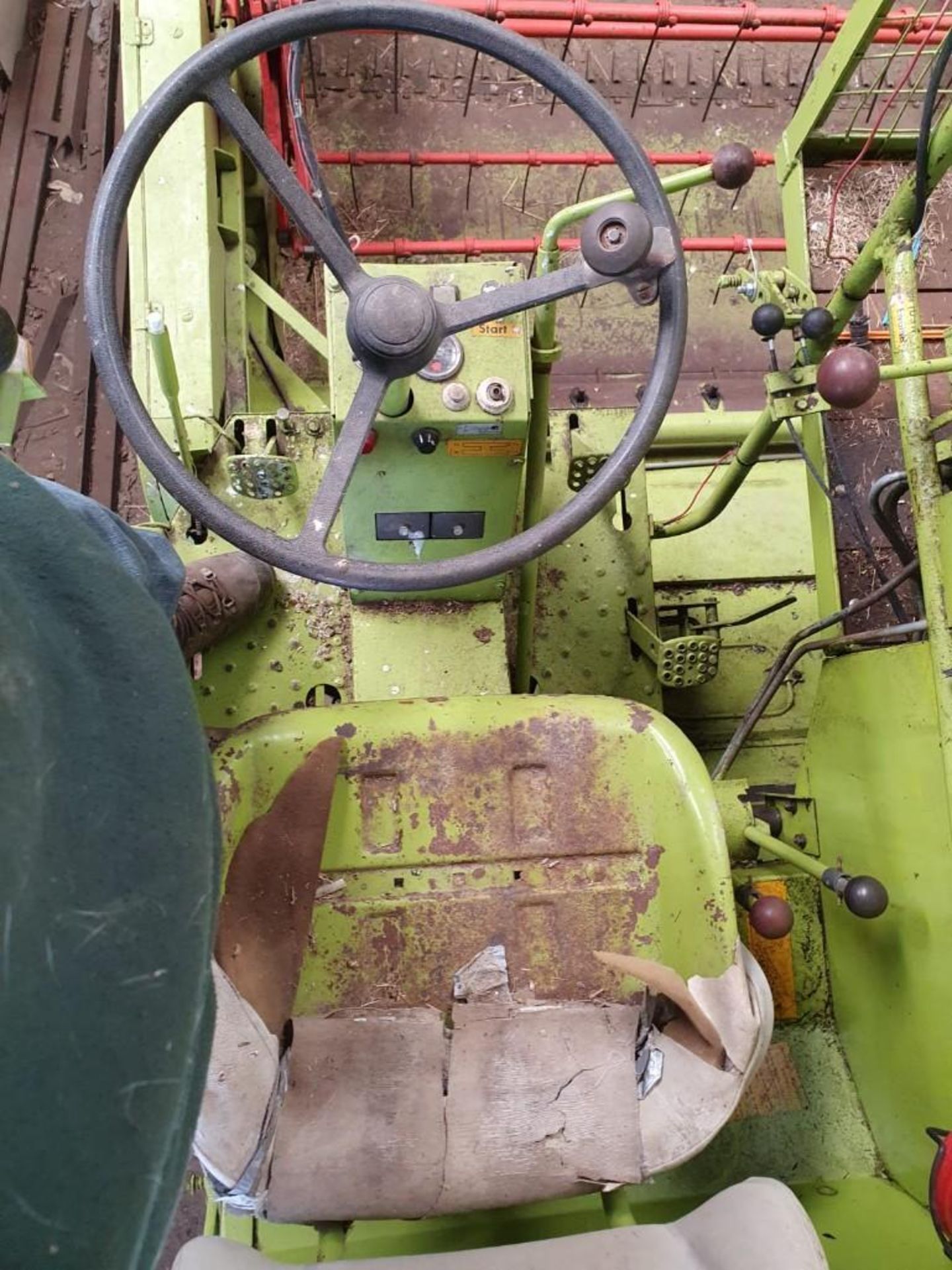 Claas Compact 25 Combine - Image 6 of 12